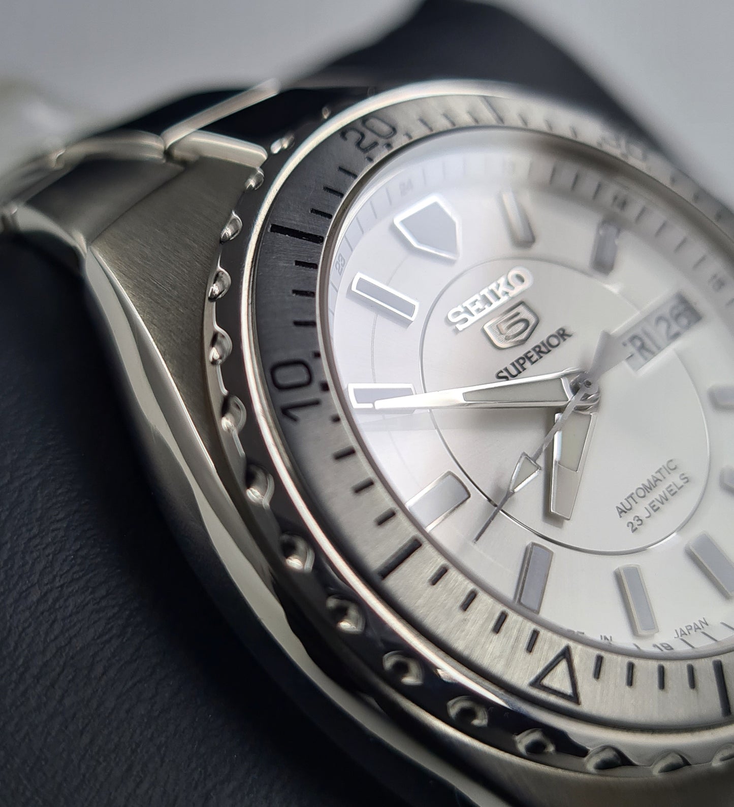 Seiko 5 Superior