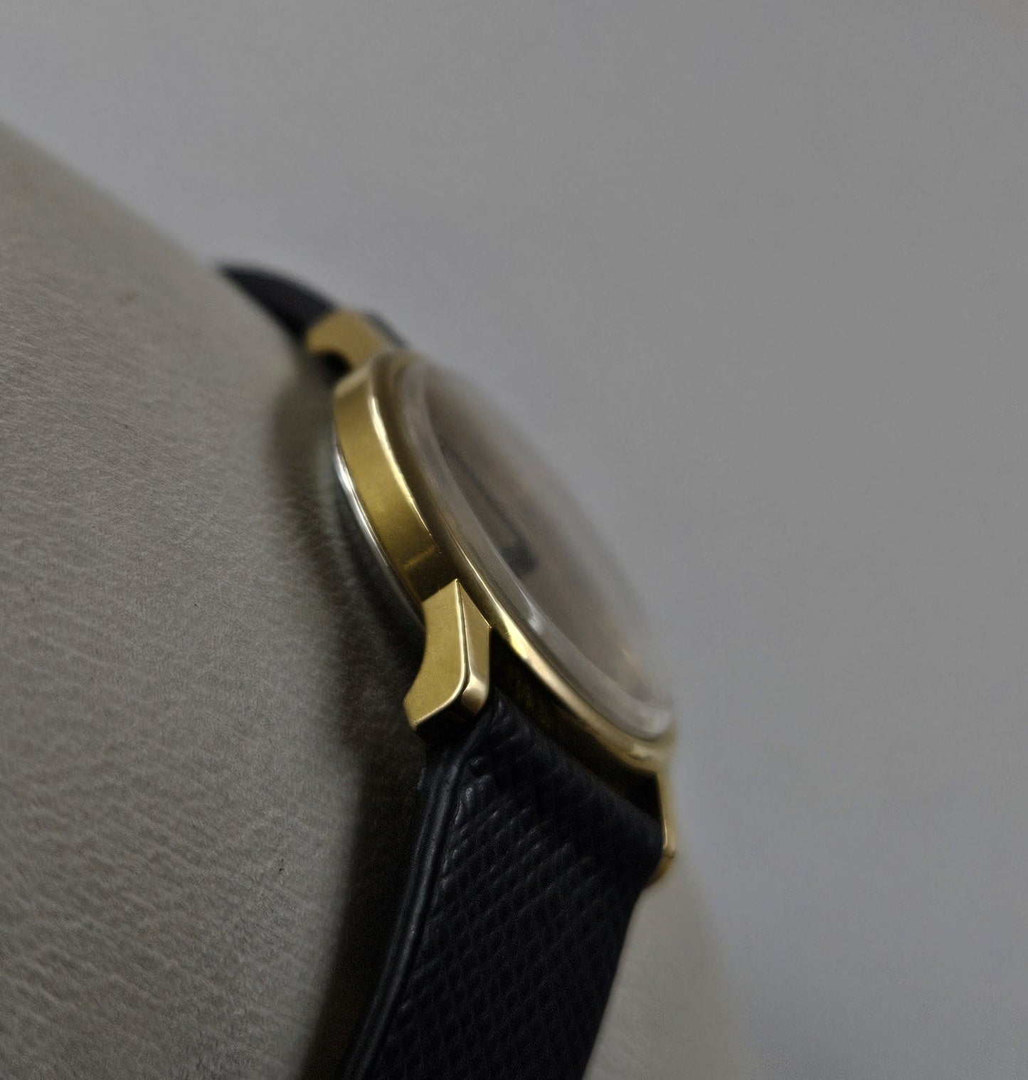 Omega De Ville