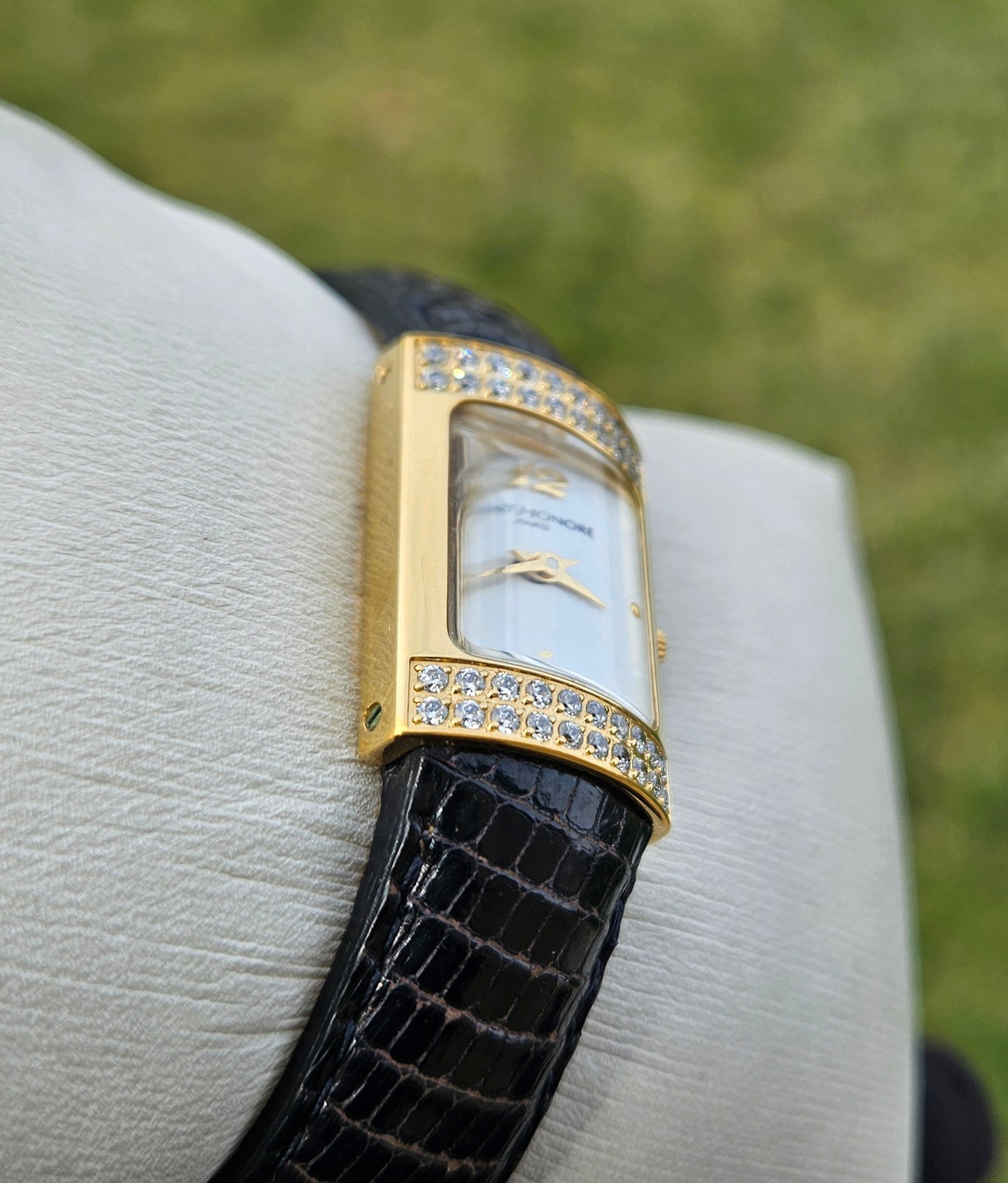 Saint Honore Lady
