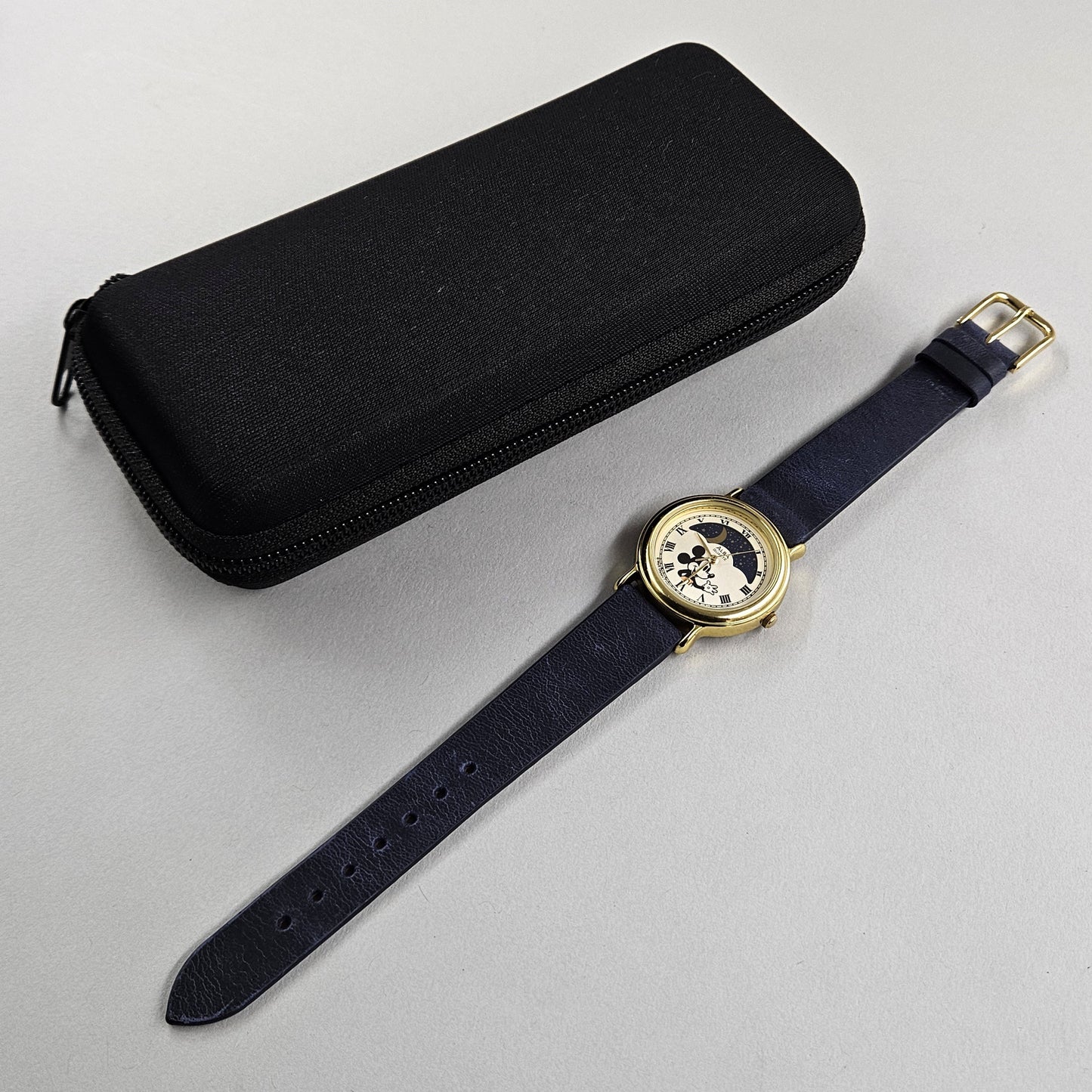Seiko Mickey Mouse V535-6A10