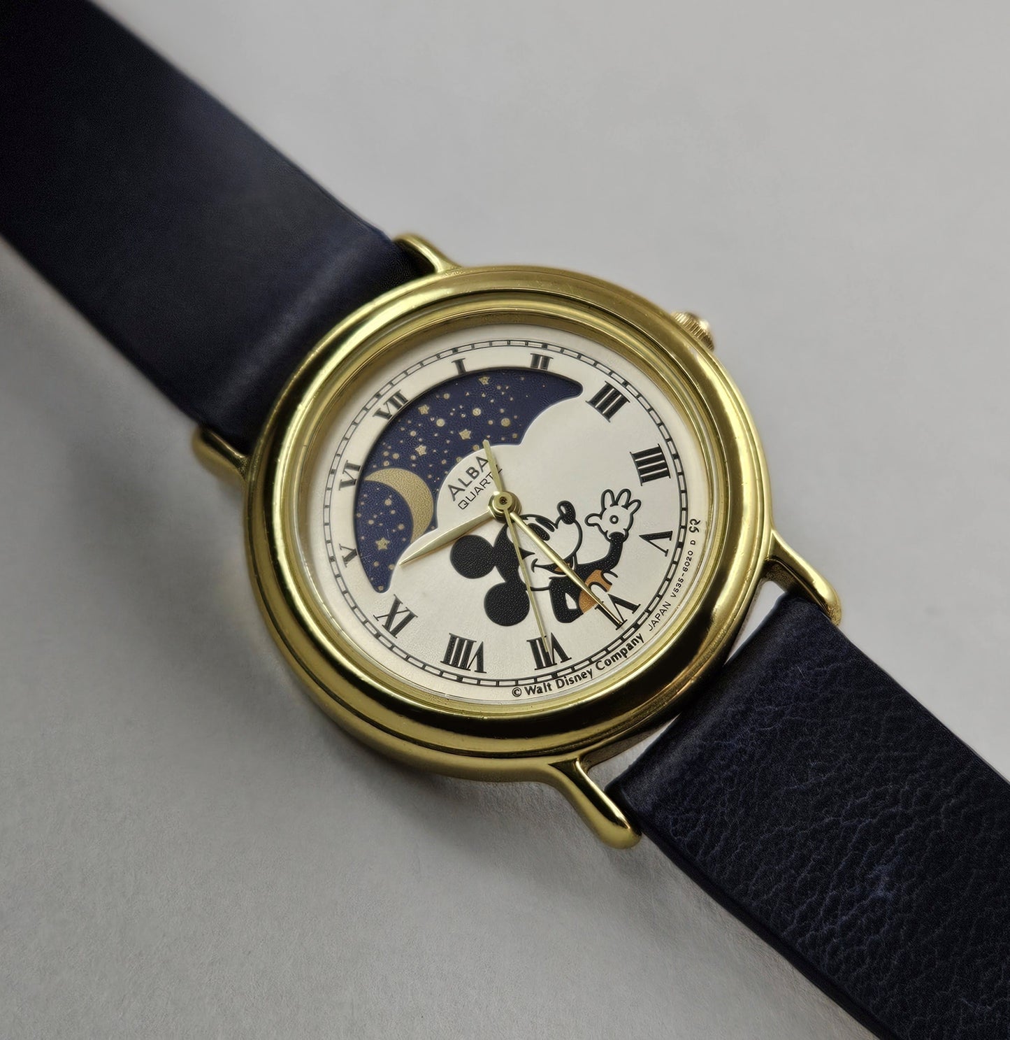 Seiko Mickey Mouse V535-6A10
