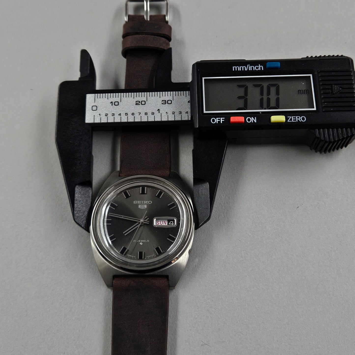 Seiko 5 6119-8250