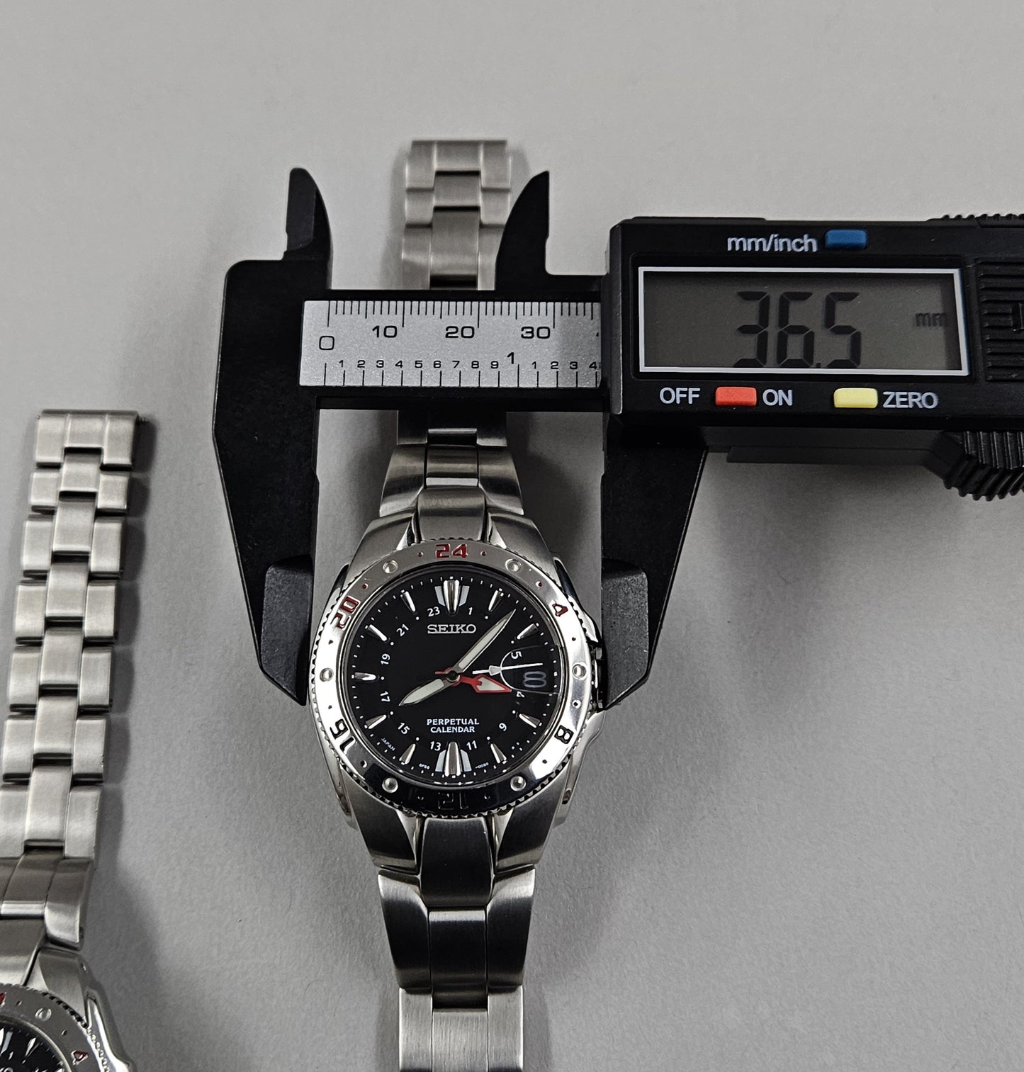 Seiko Perpetual Calendar 2 Pcs