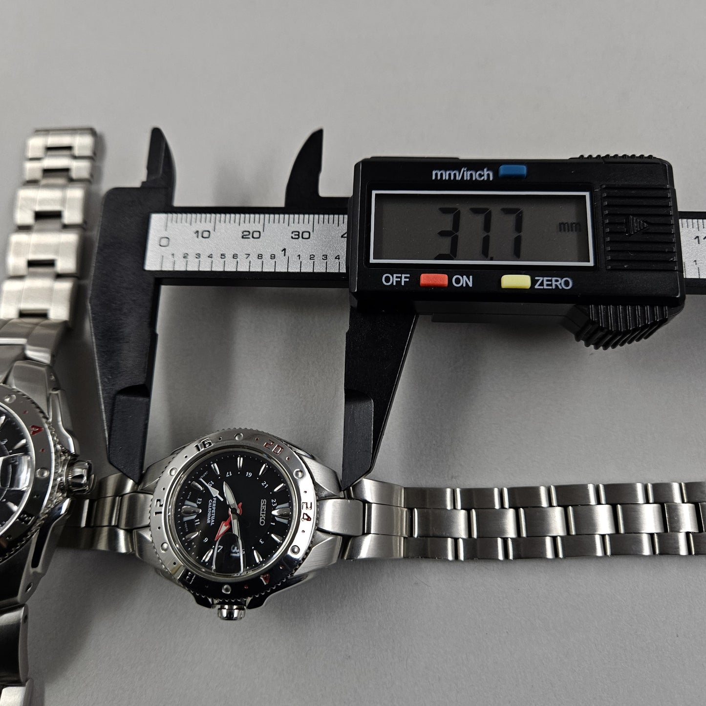 Seiko Perpetual Calendar 2 Pcs