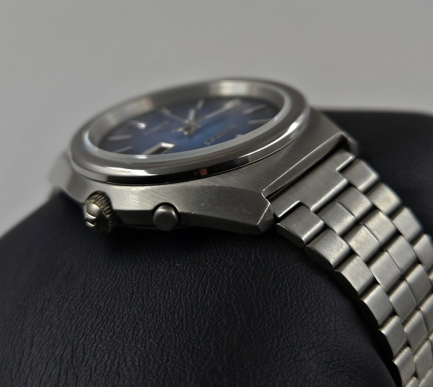 Orient EM32-CO CA