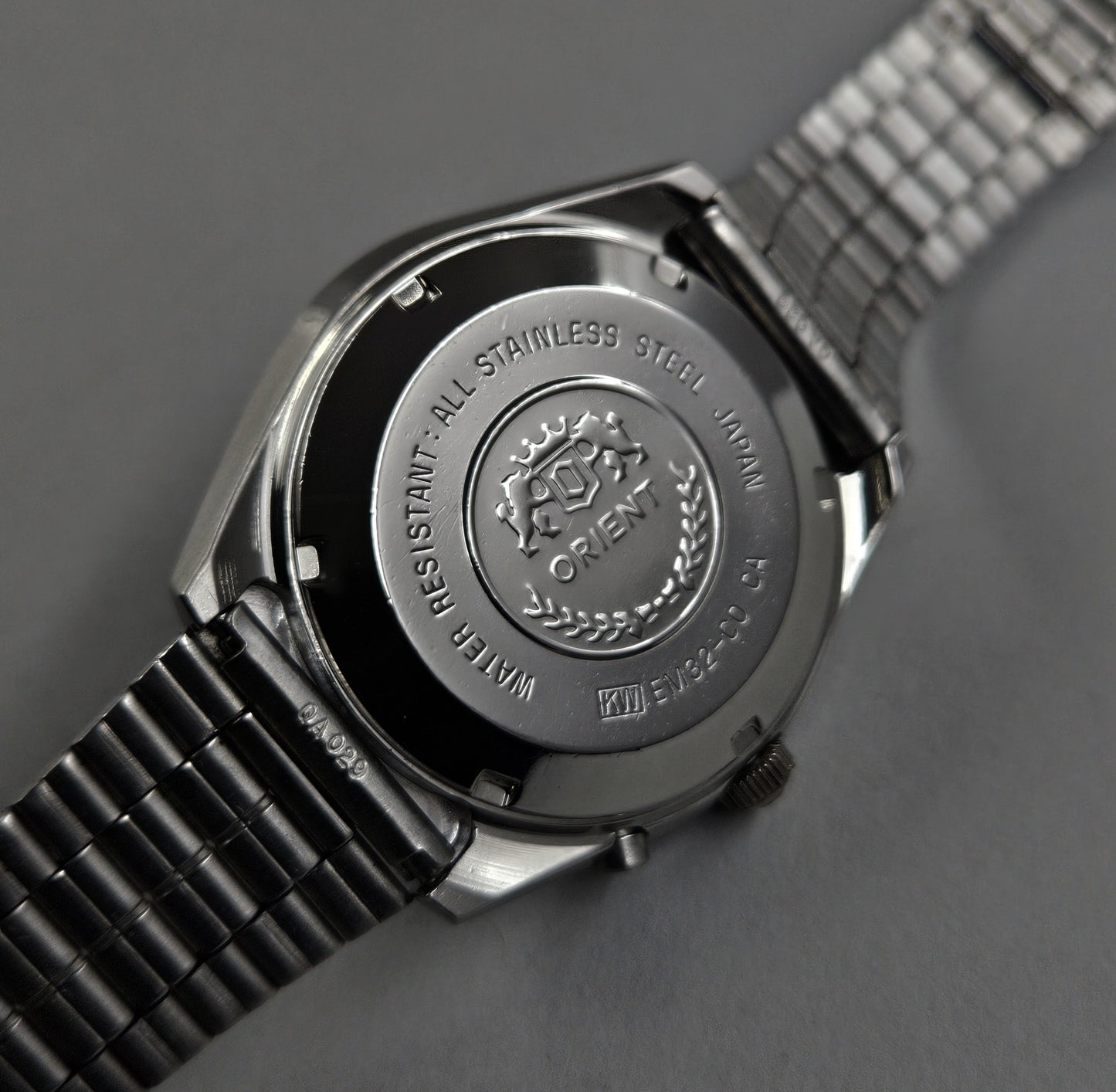 Orient EM32-CO CA