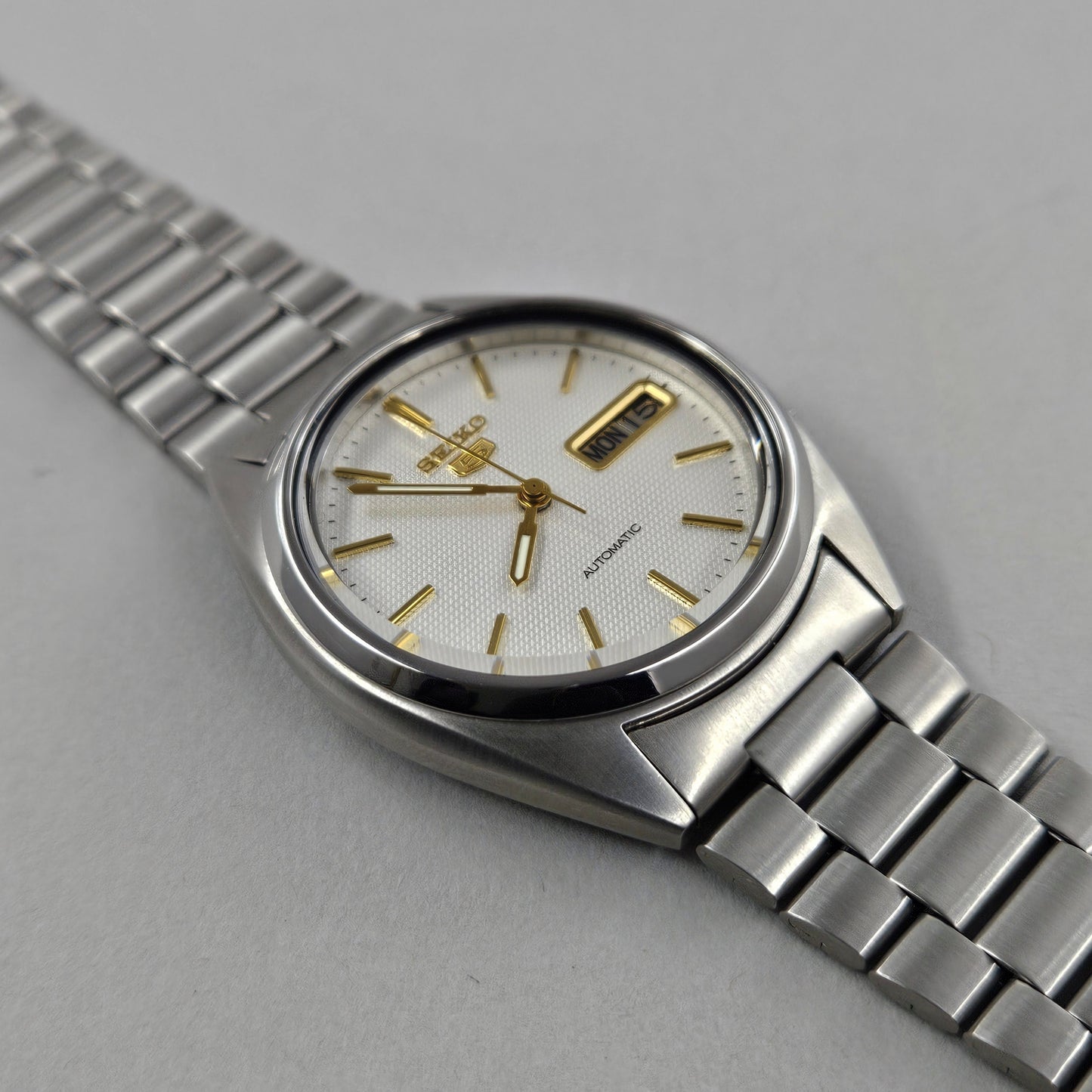 Seiko 5 7009-3040