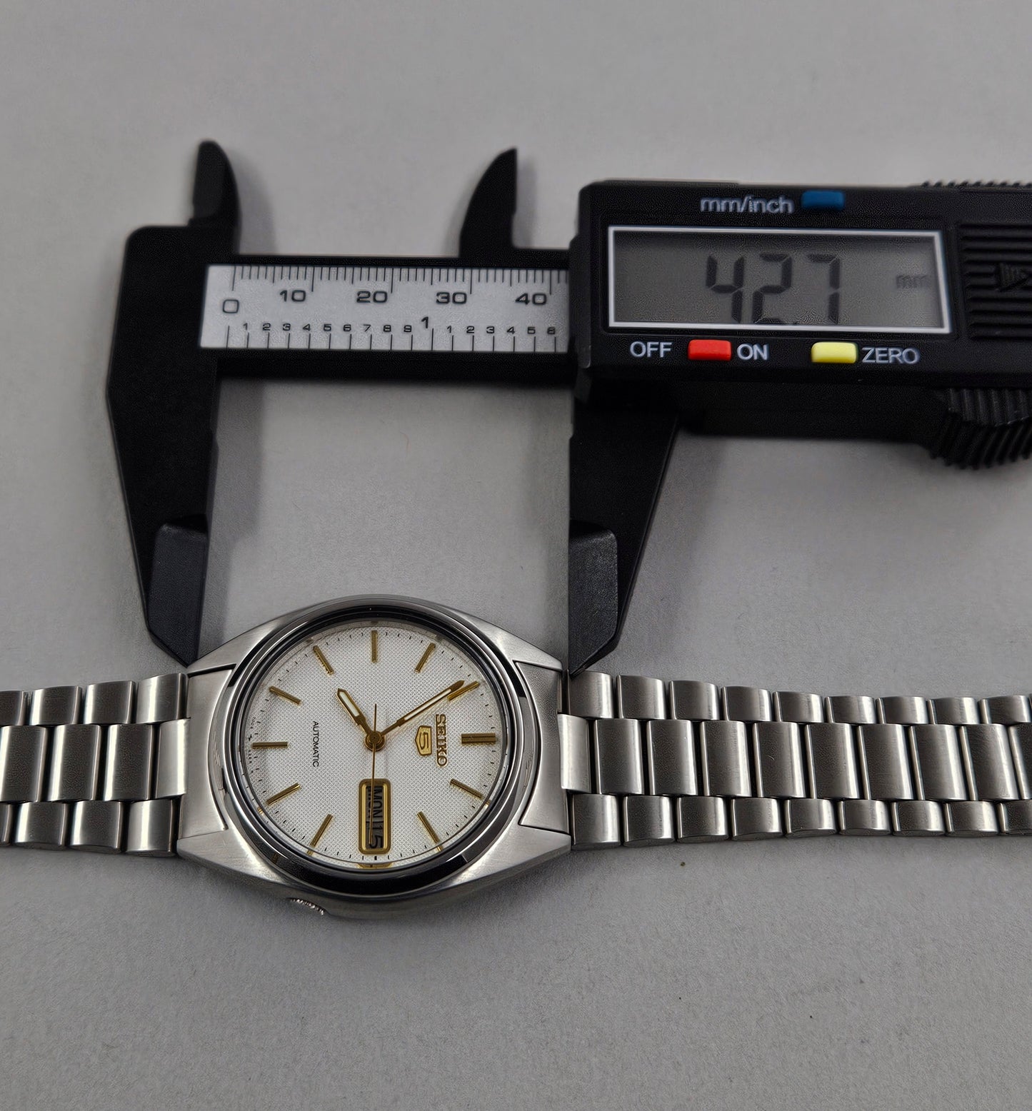 Seiko 5 7009-3040