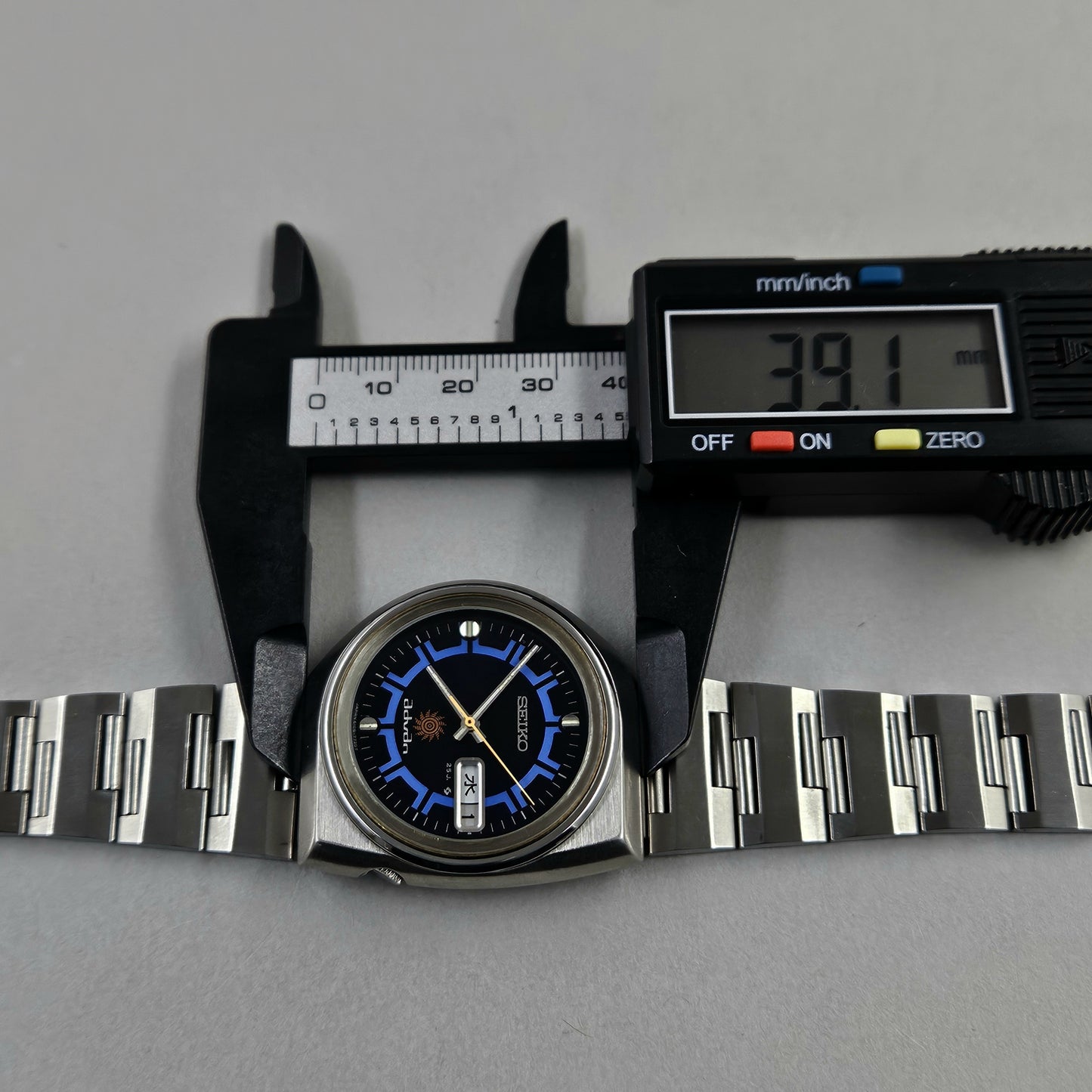 Seiko Advan 6106-7550
