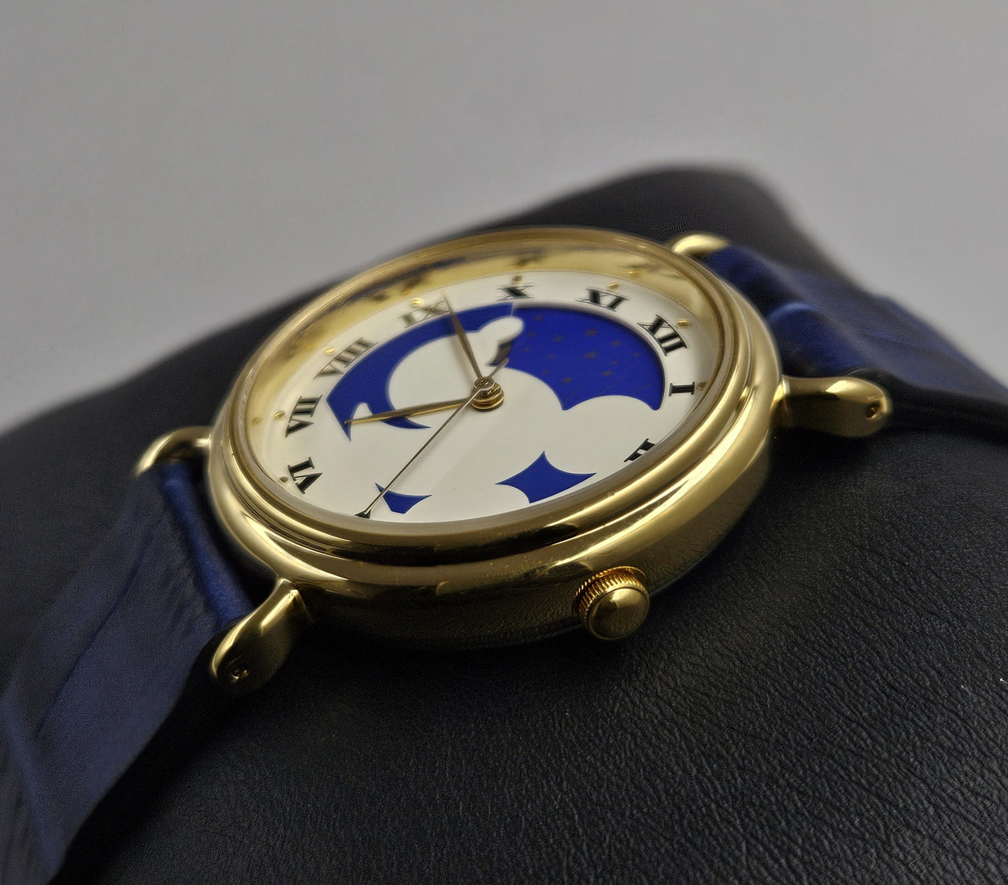 Seiko Mickey Mouse V535-6B90