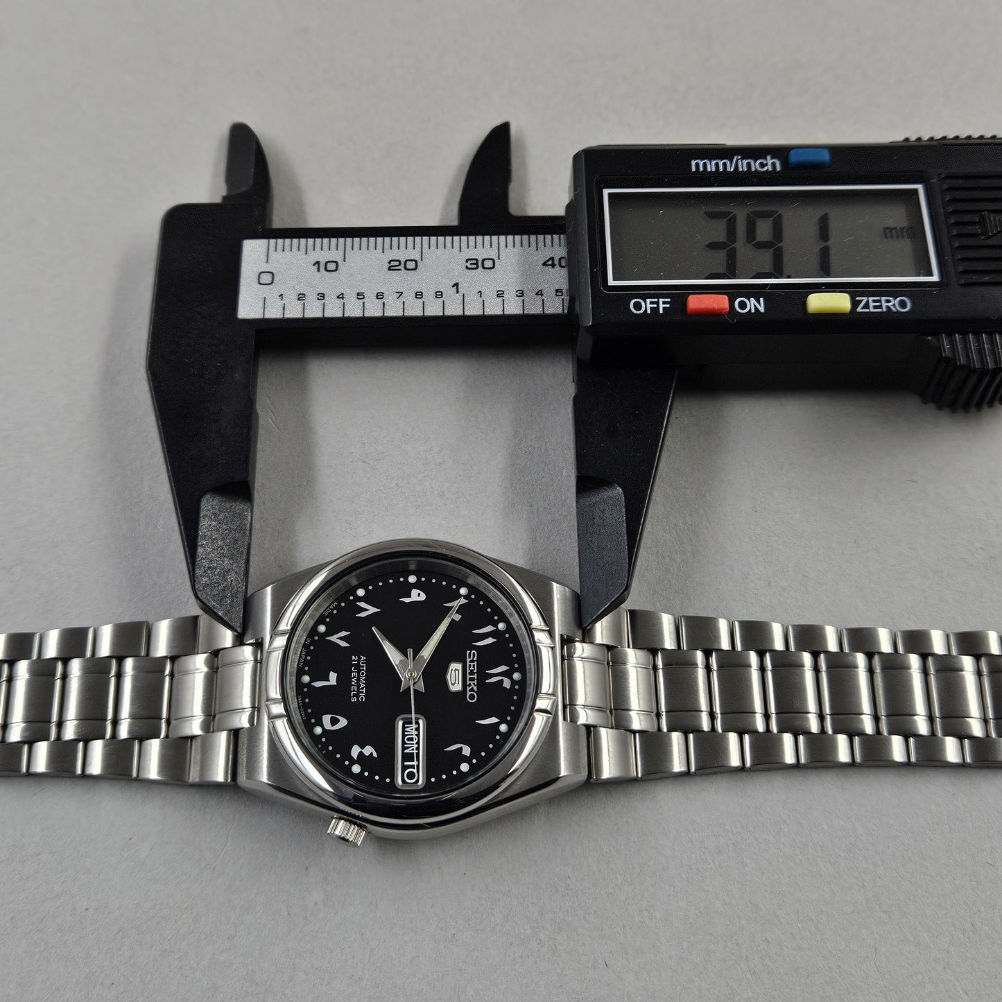 Seiko 5 7S26-01H0