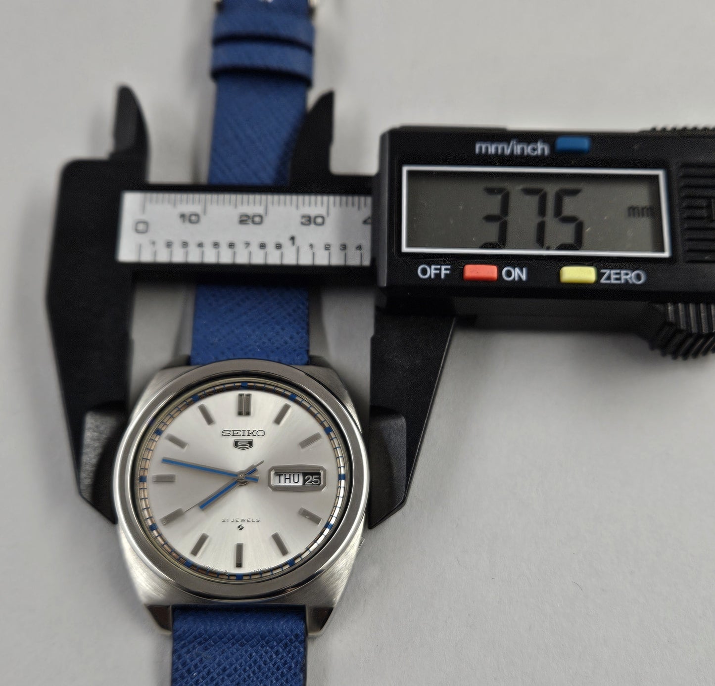 Seiko 5 6119-8240