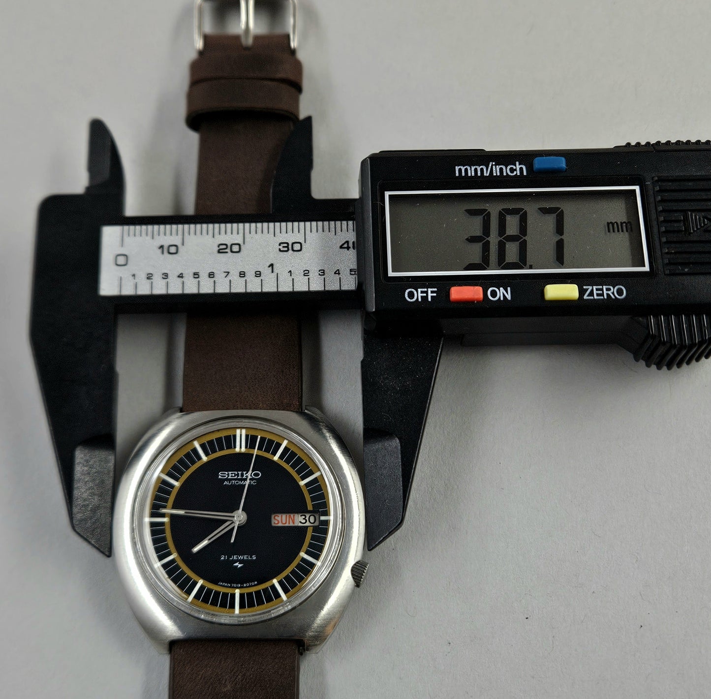 Seiko 7019-8050