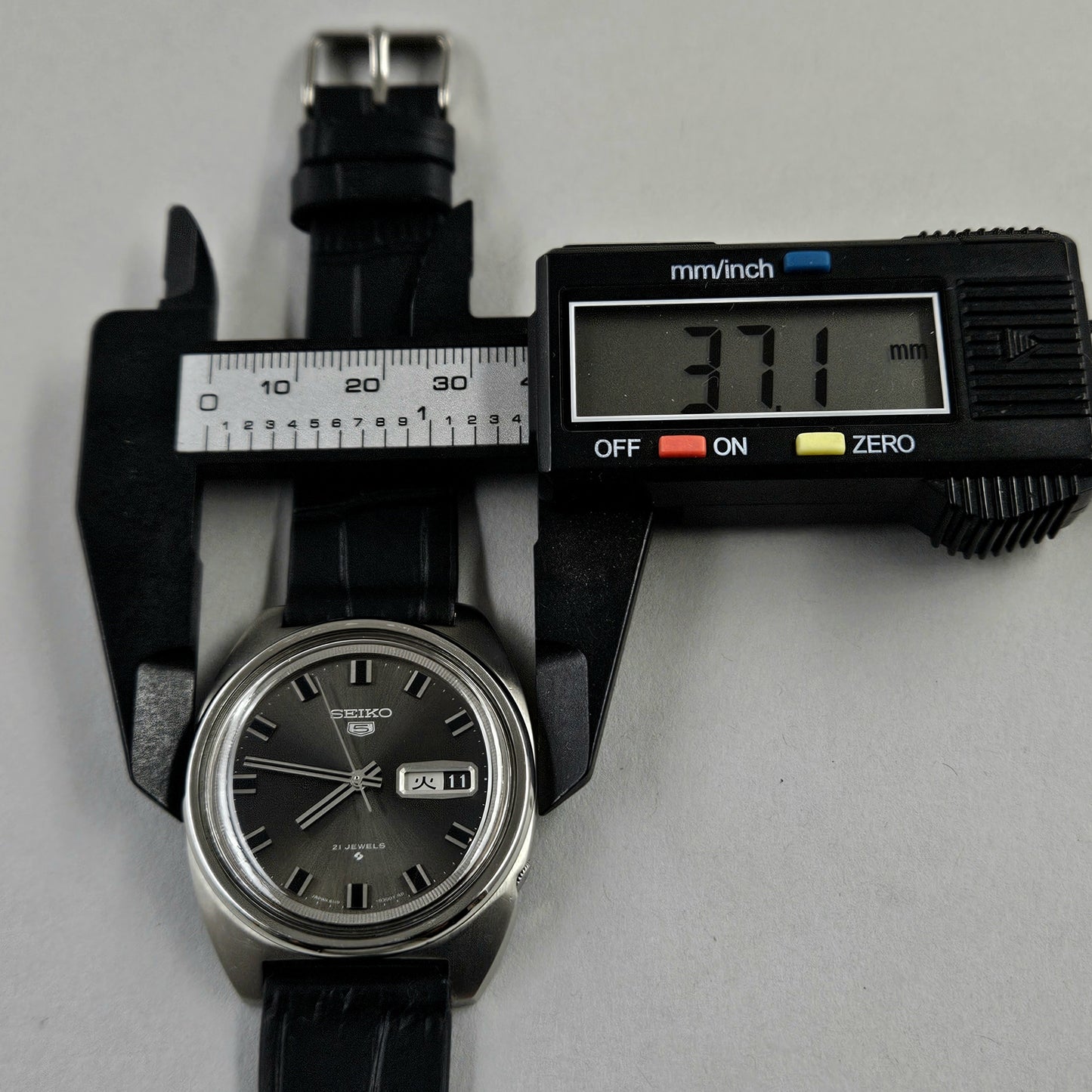 Seiko 5 6119-8250