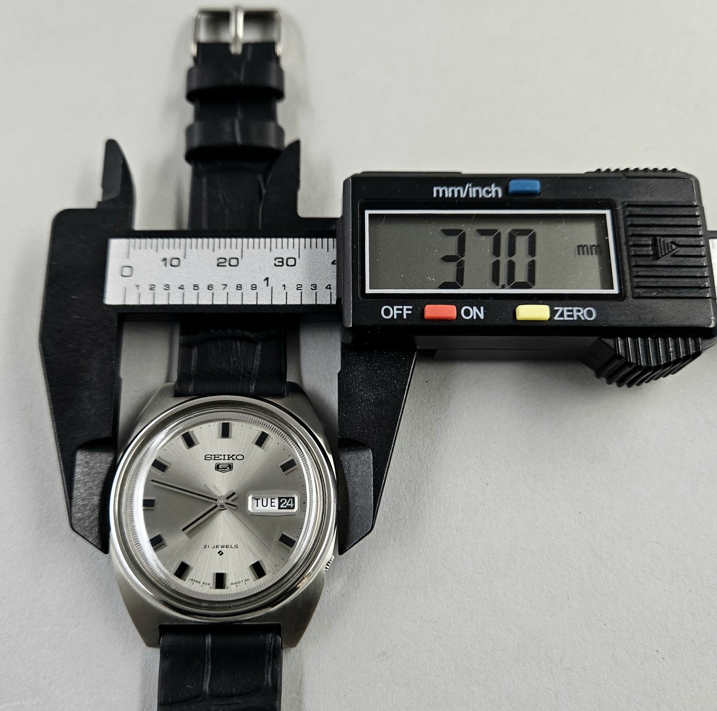 Seiko 5 6119-8250