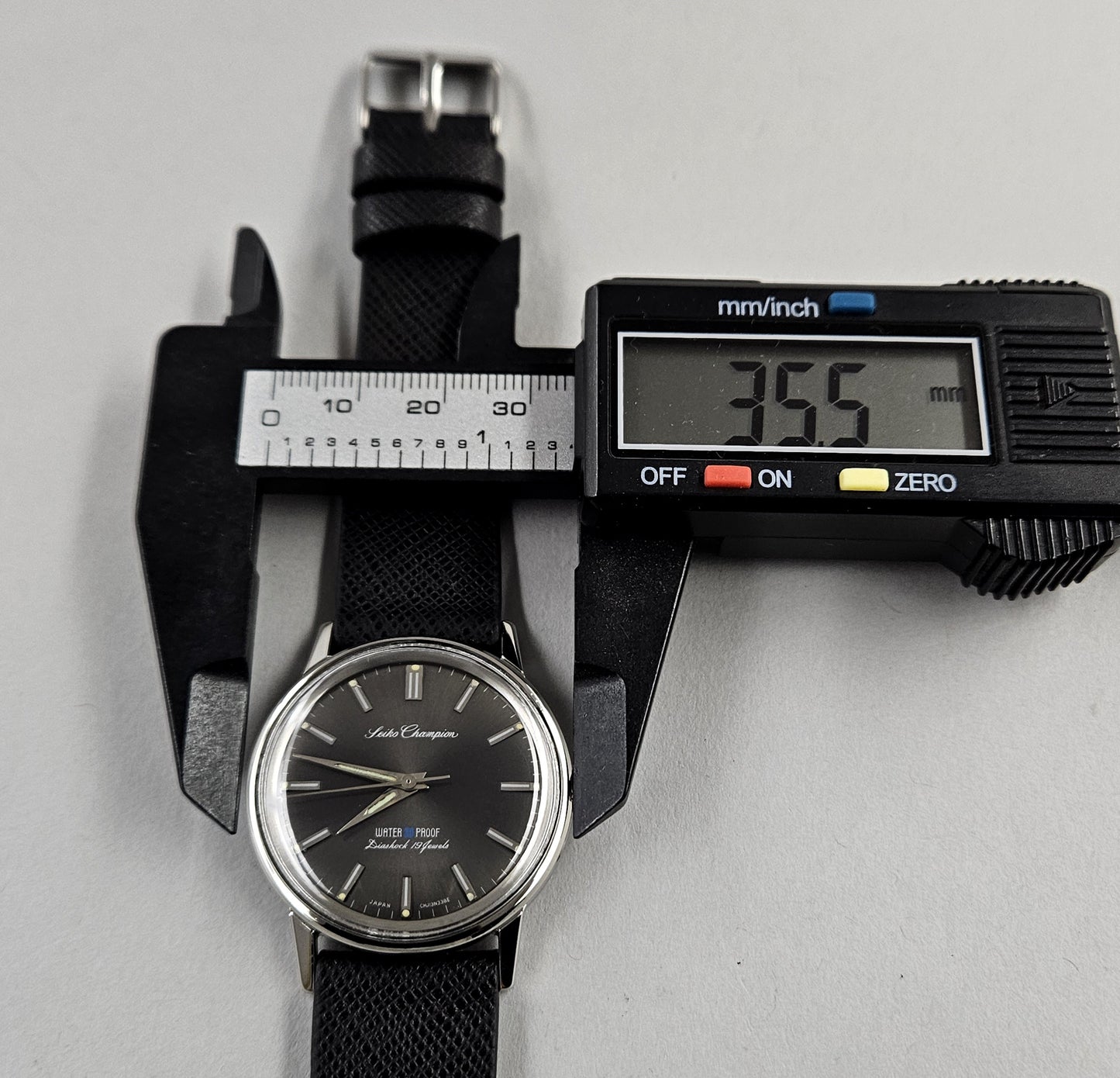 Seiko Champion J13040