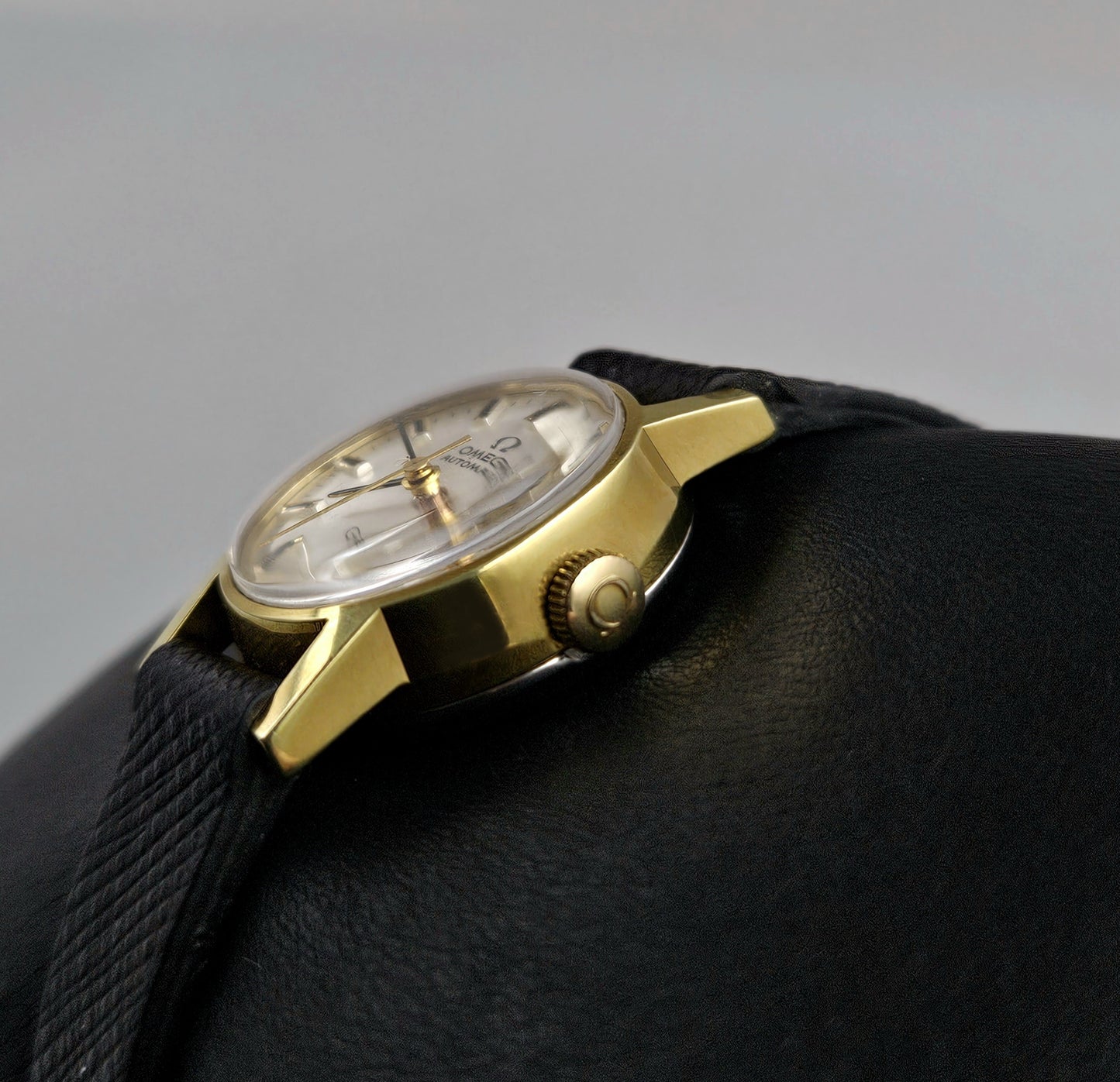 Omega Geneve Lady 562.016