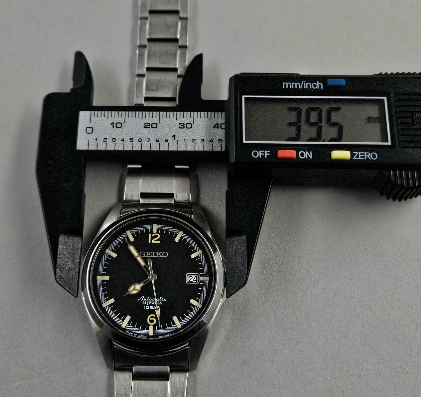 Seiko TicTac 4R35-02R0