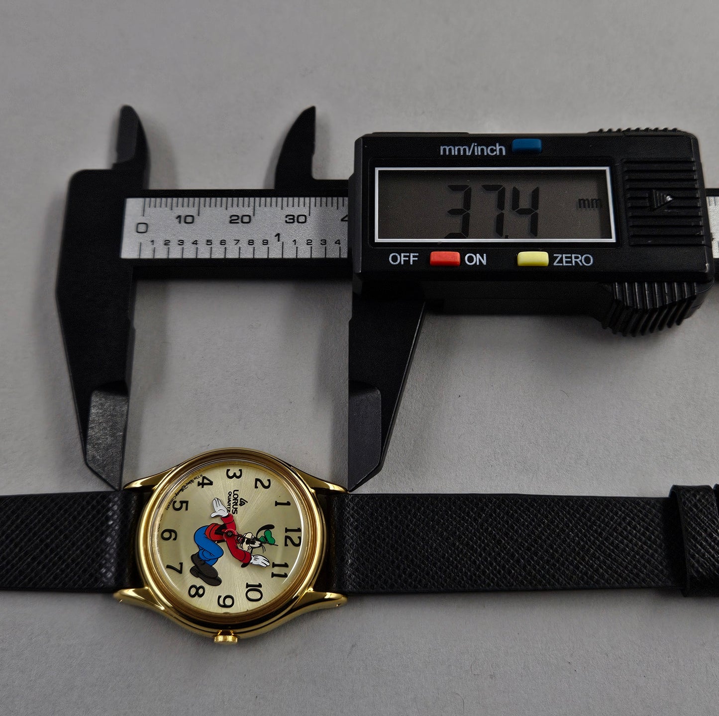 Seiko Walt Disney Pluto V516-6A00