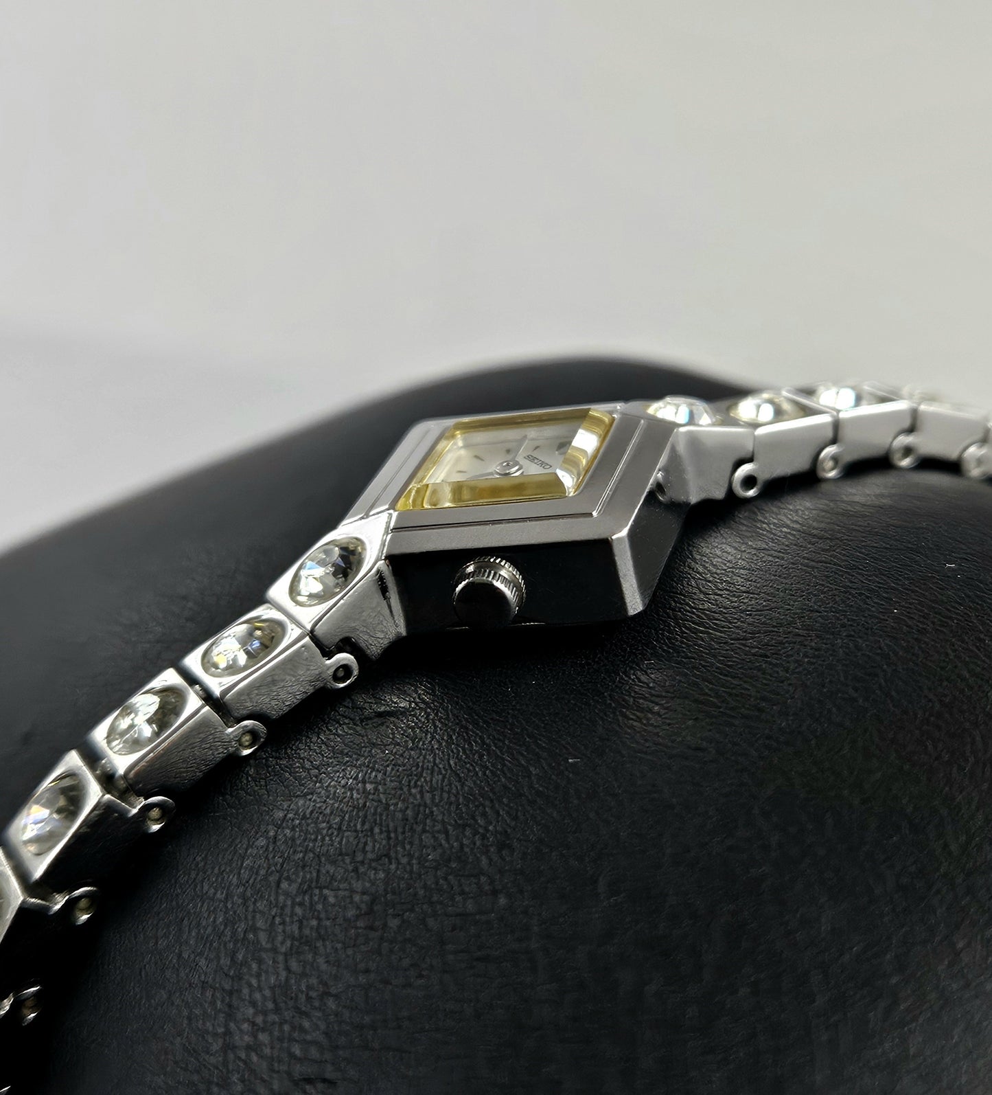 Seiko Lady 1E20-3180