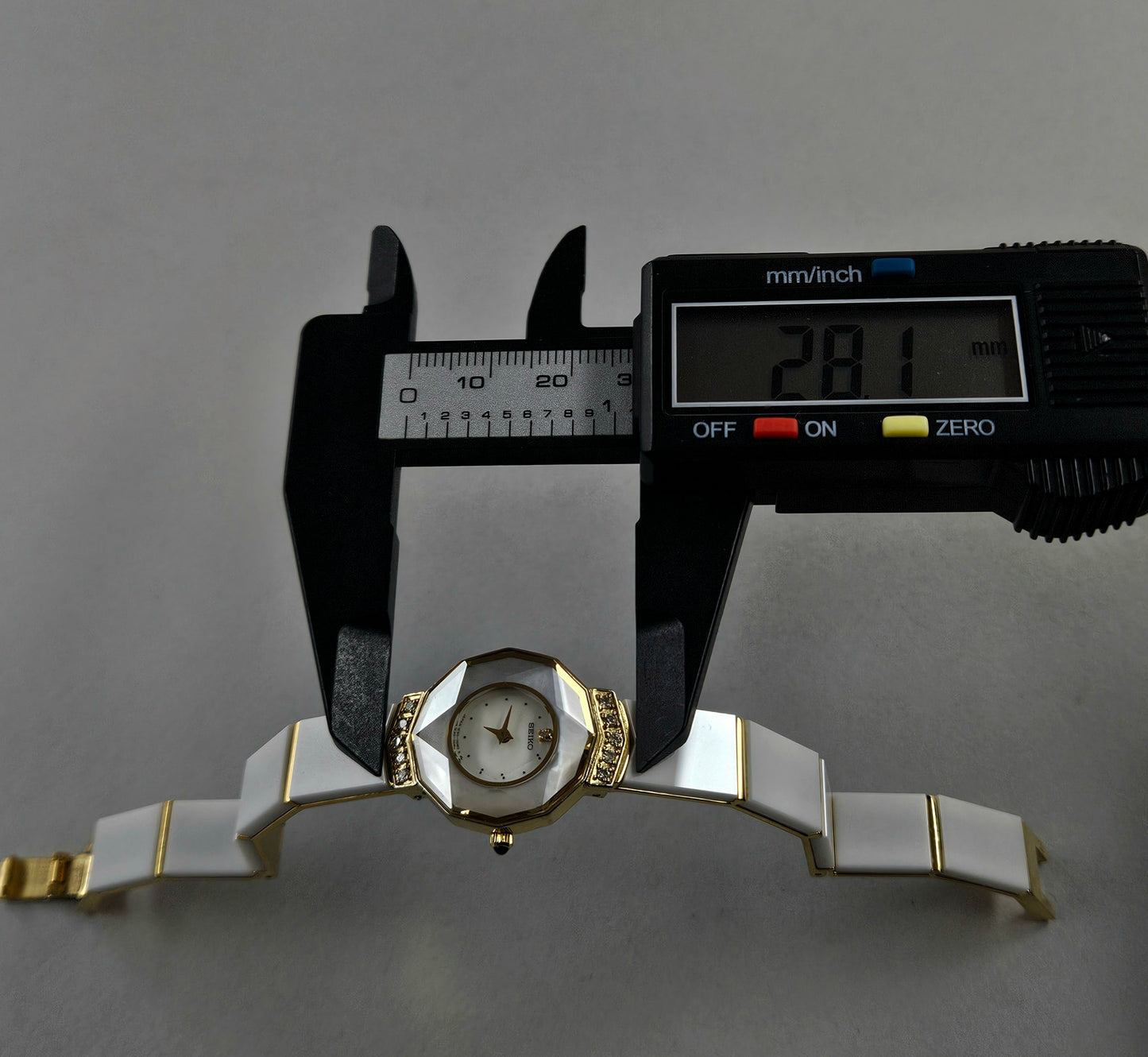 Seiko Lady 1E20-0D60