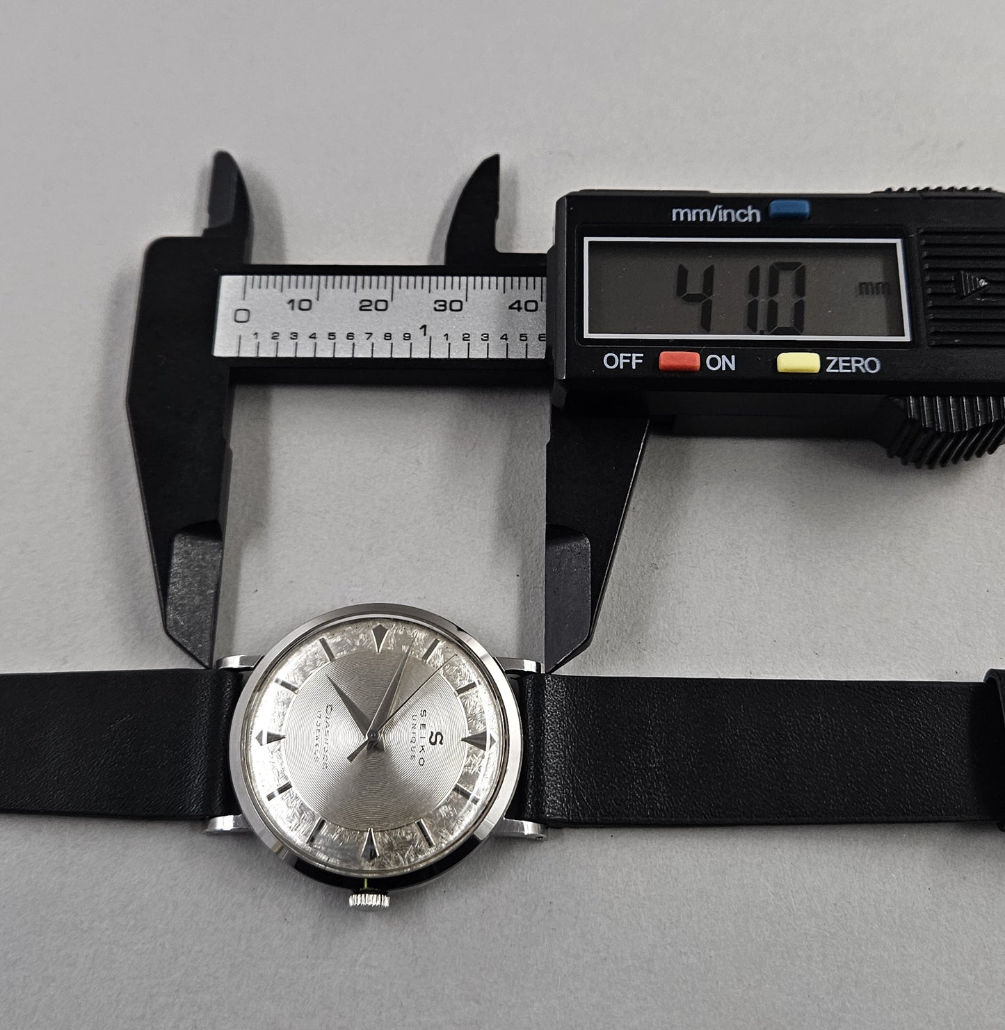 Seiko Unique J14001A