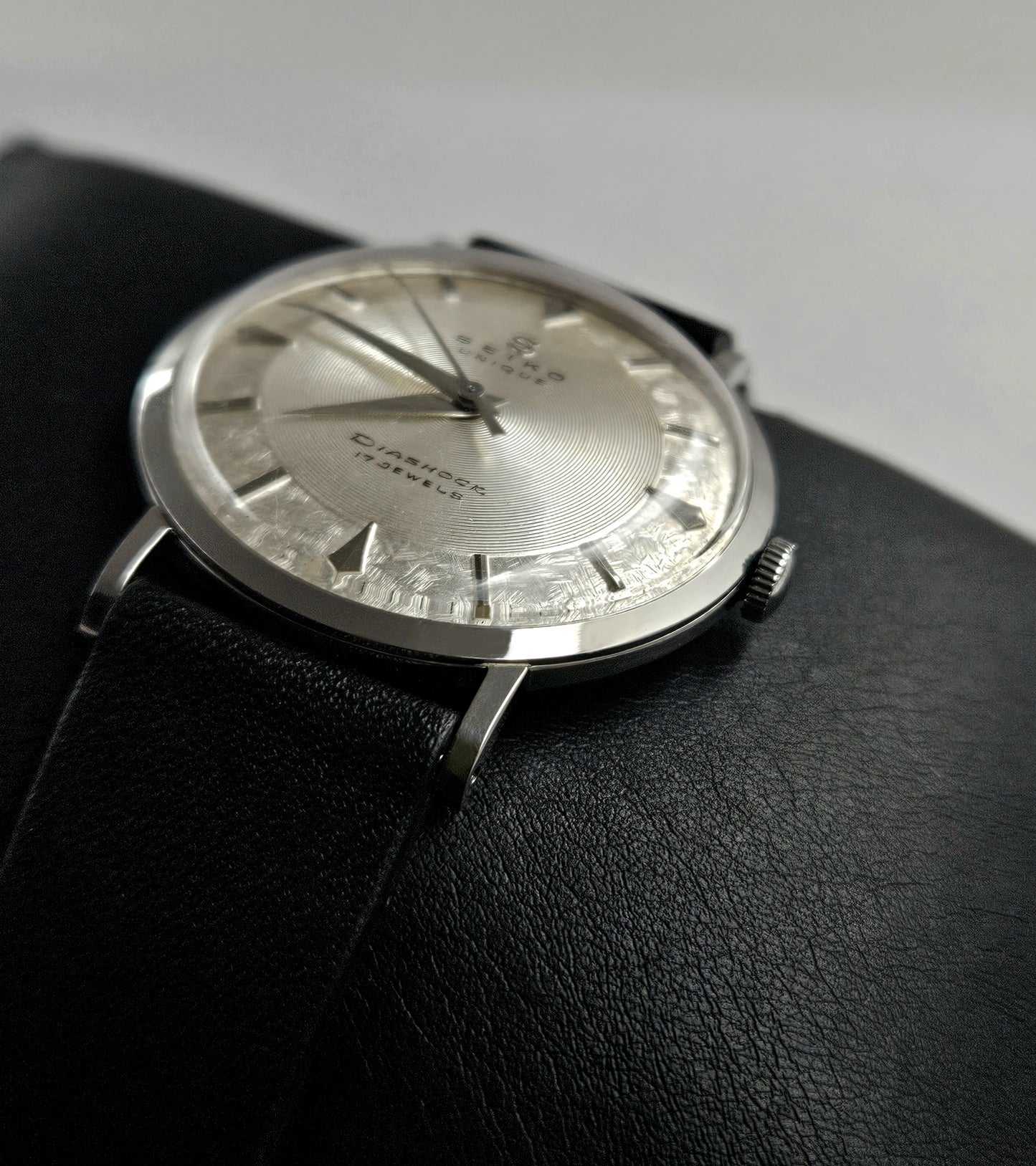 Seiko Unique J14001A