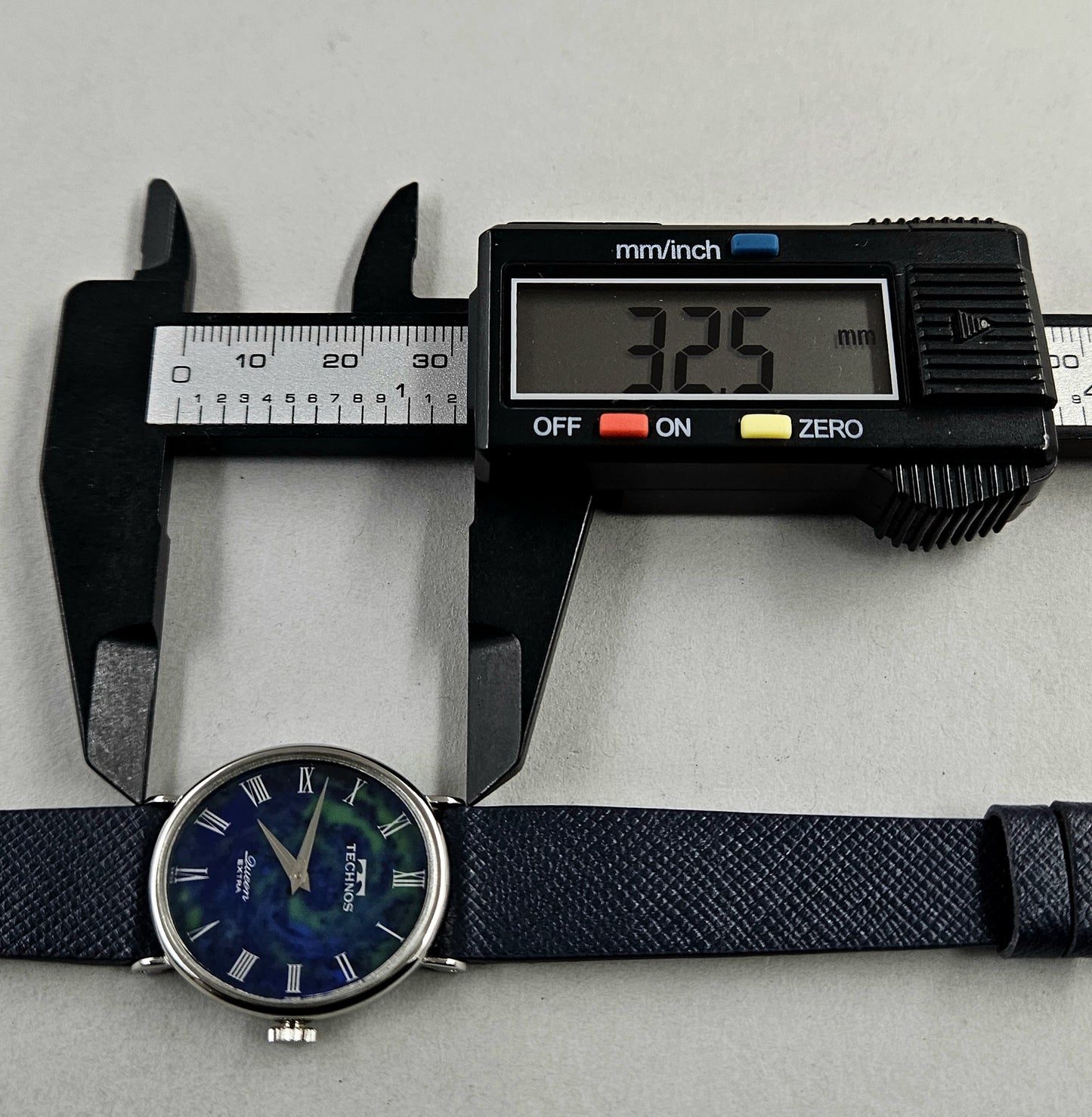 Technos Queen 6365