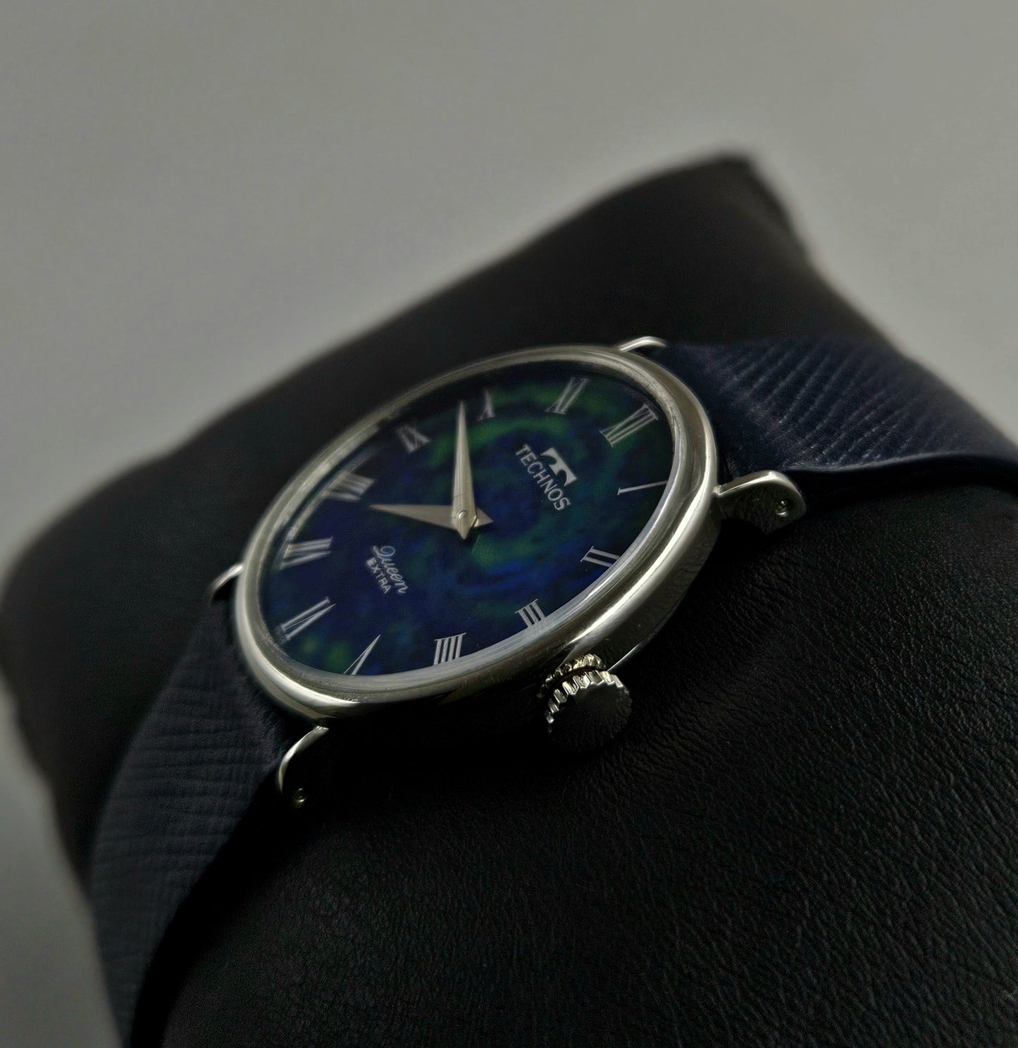 Technos Queen 6365