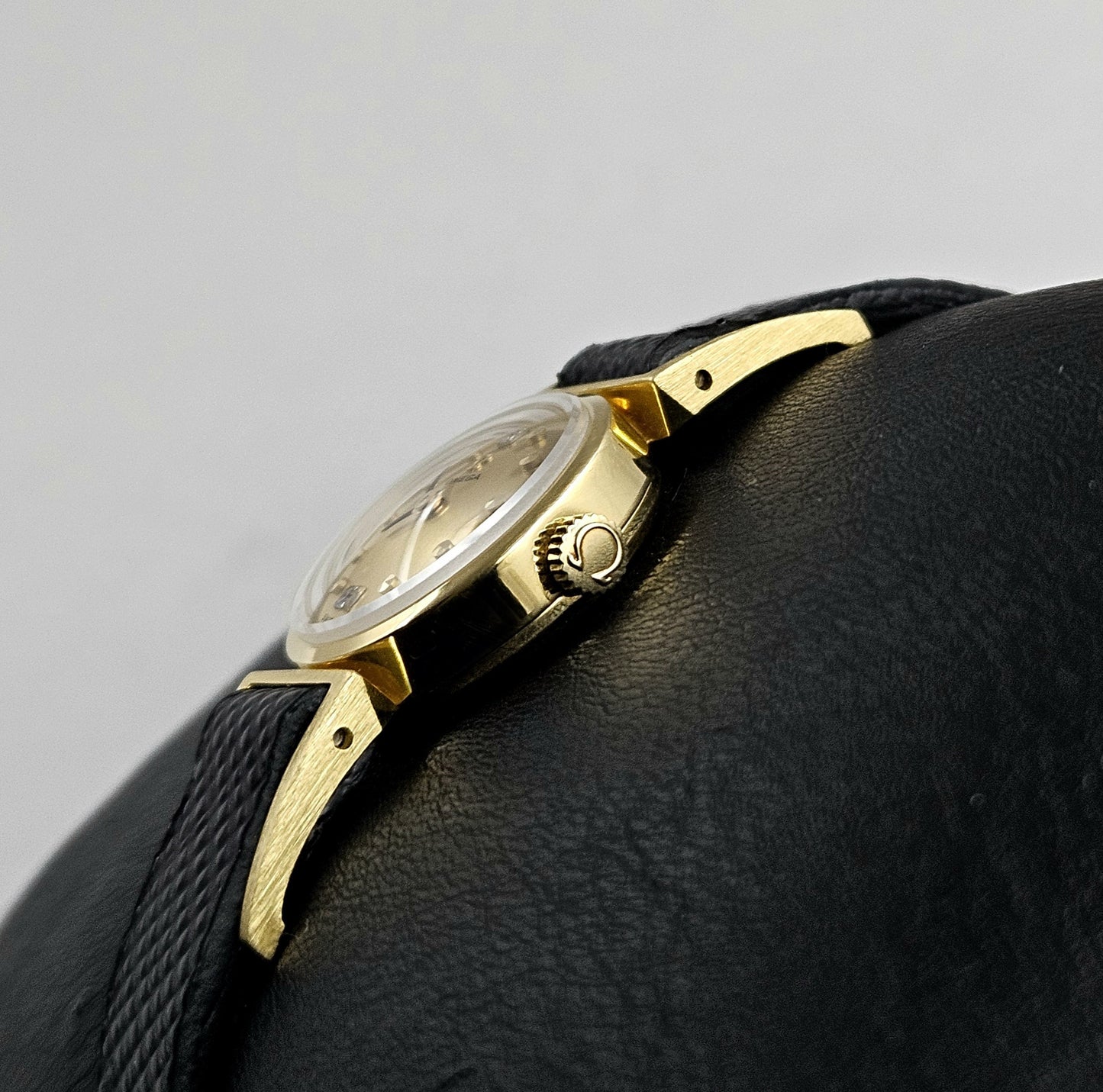 Omega Lady 18K Gold 511.199