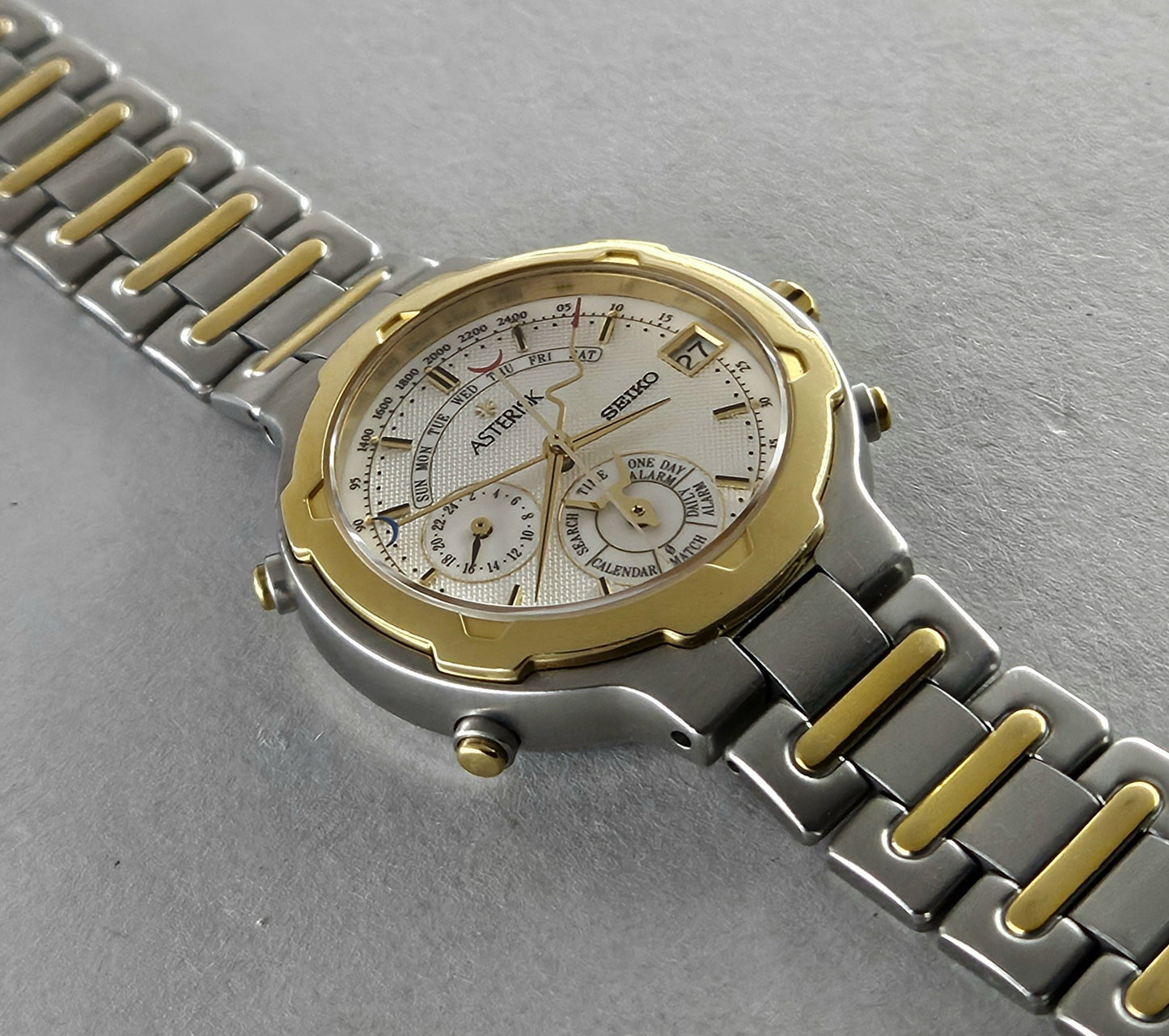 Seiko Asterisk 6M13-7040
