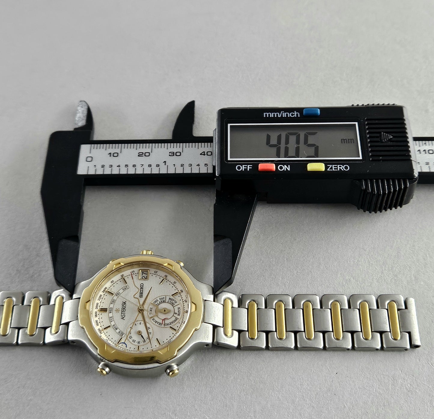 Seiko Asterisk 6M13-7040