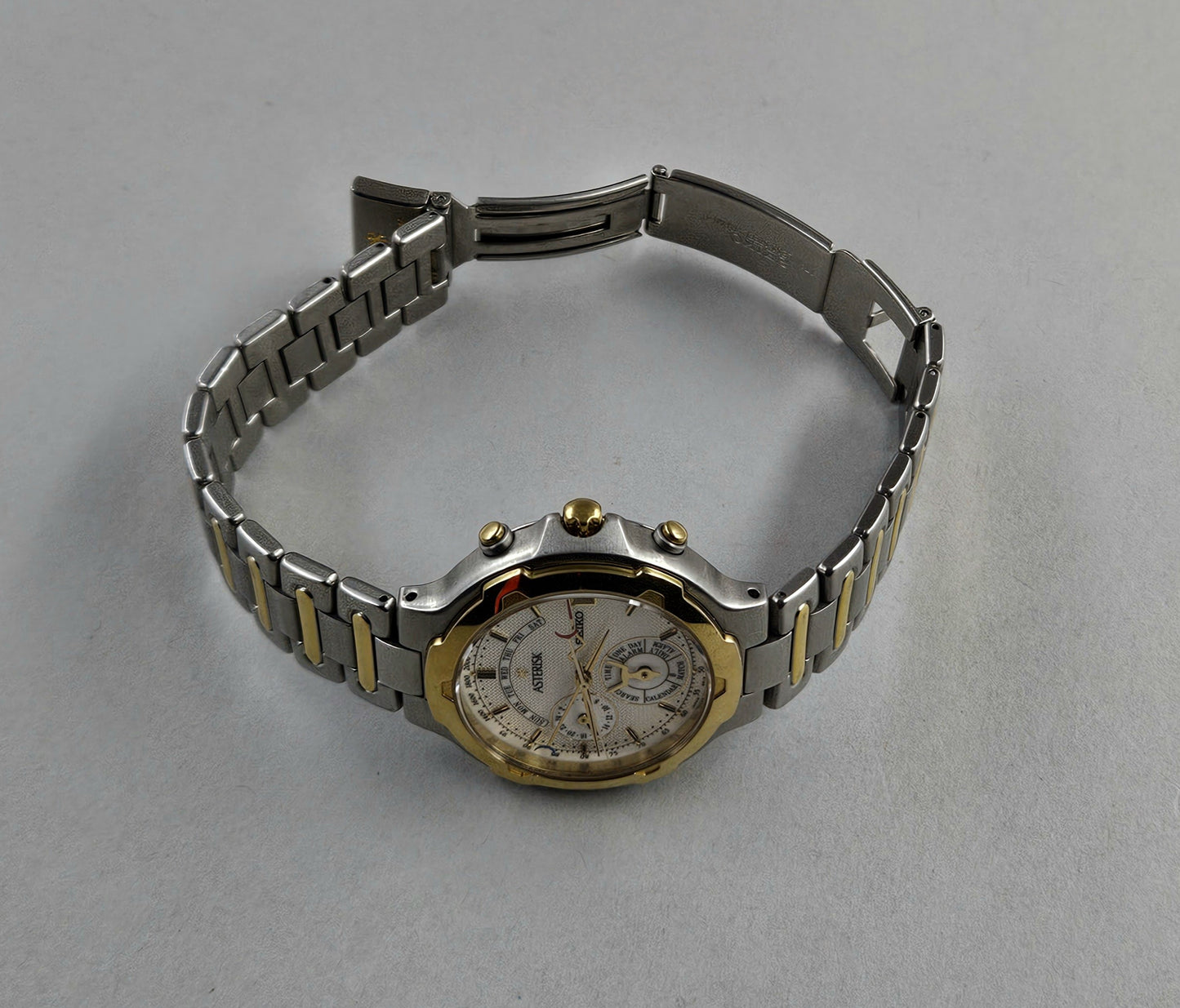 Seiko Asterisk 6M13-7040
