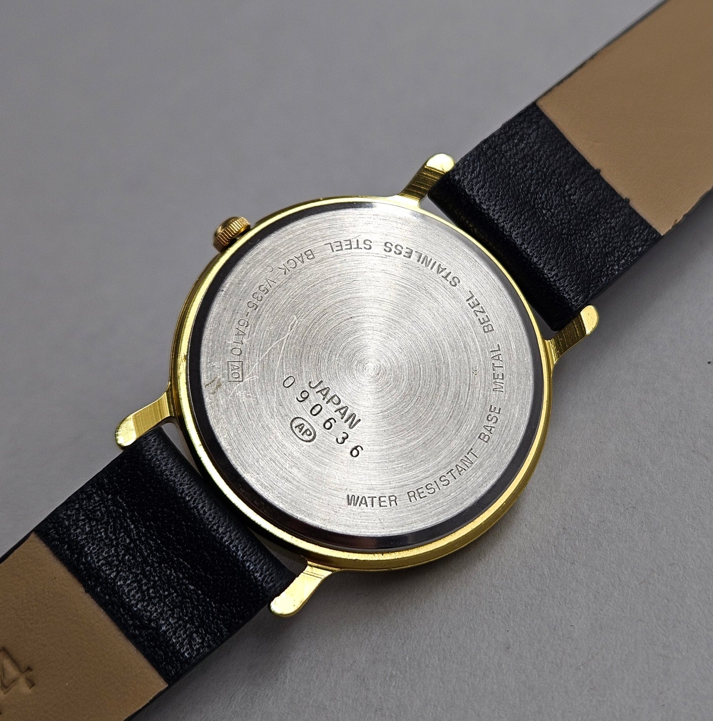 Seiko Mickey Mouse V535-6A10