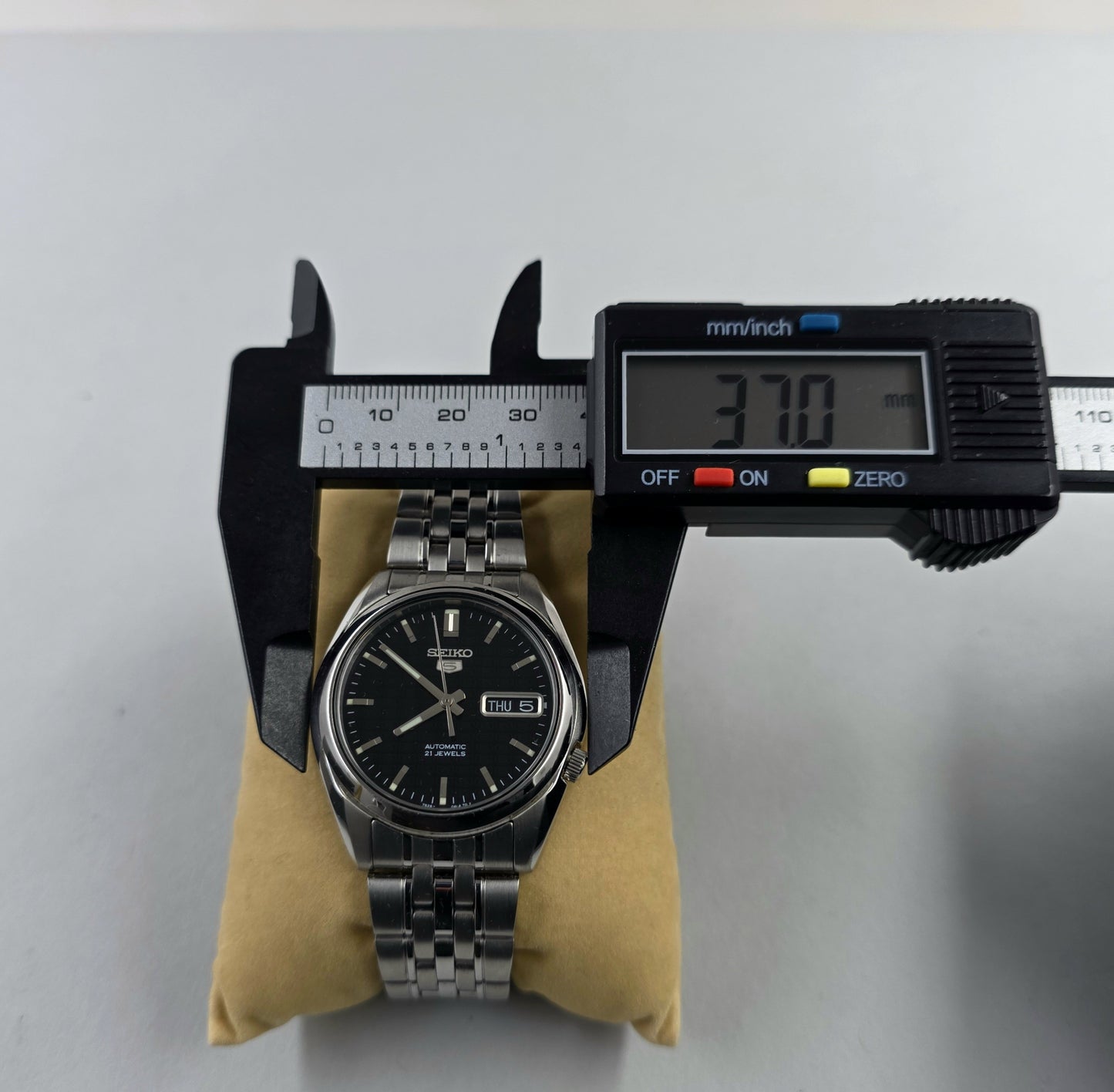 Seiko 5 7S26-01V0