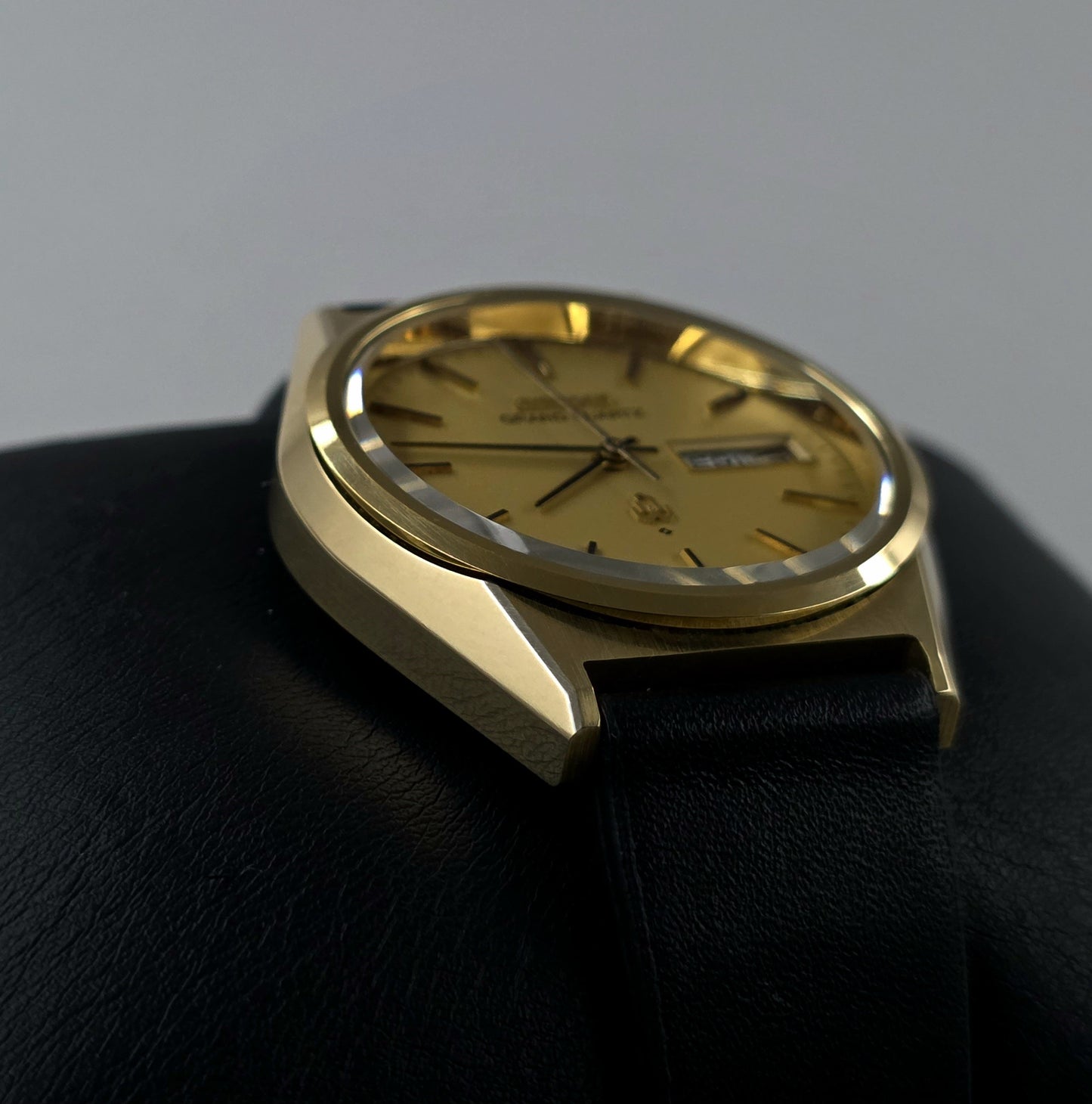 Seiko Grand Quartz 4843-8110 Cap Gold