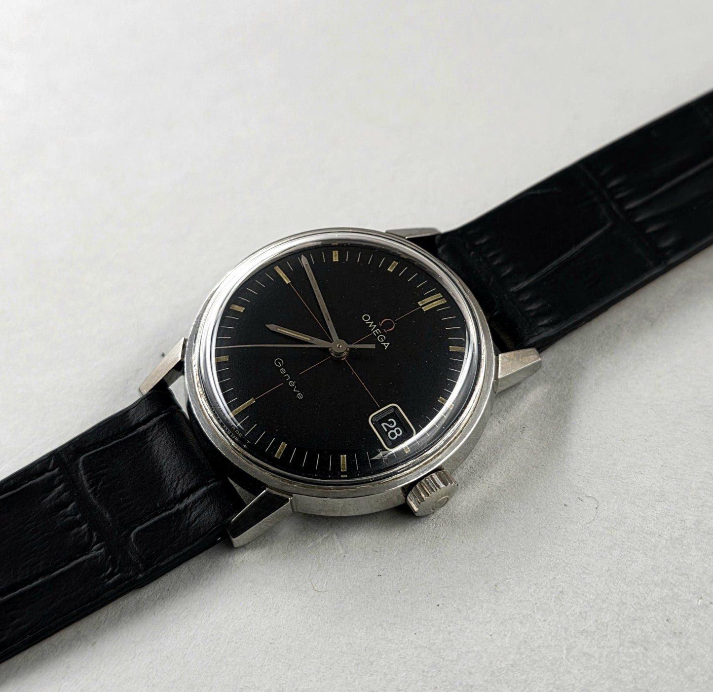 Omega Genève 131.019 Crosshair Dial