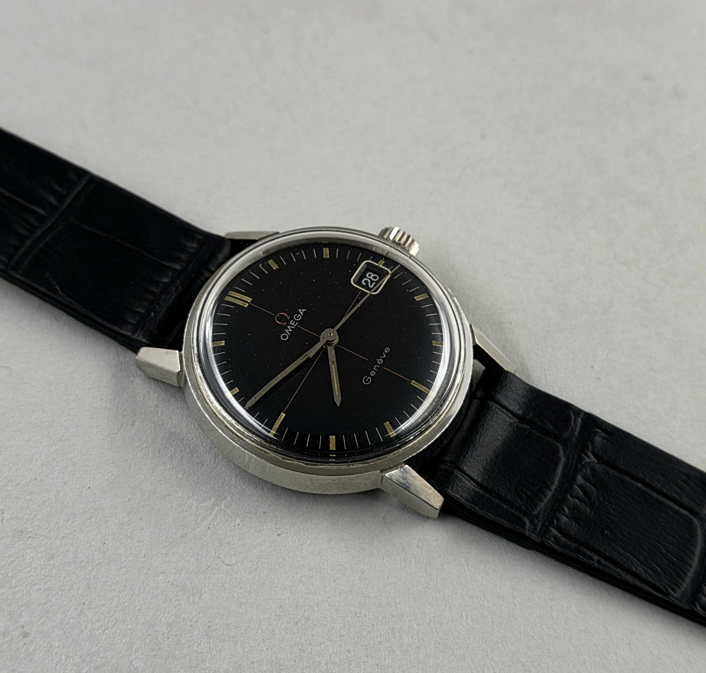 Omega Genève 131.019 Crosshair Dial