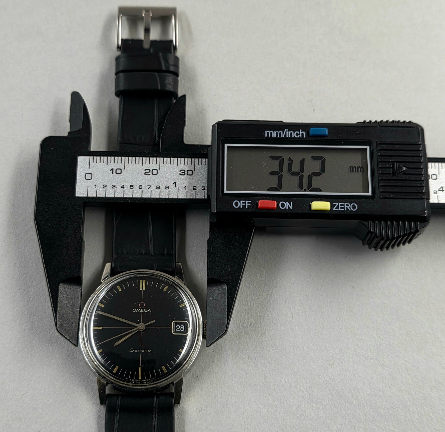 Omega Genève 131.019 Crosshair Dial