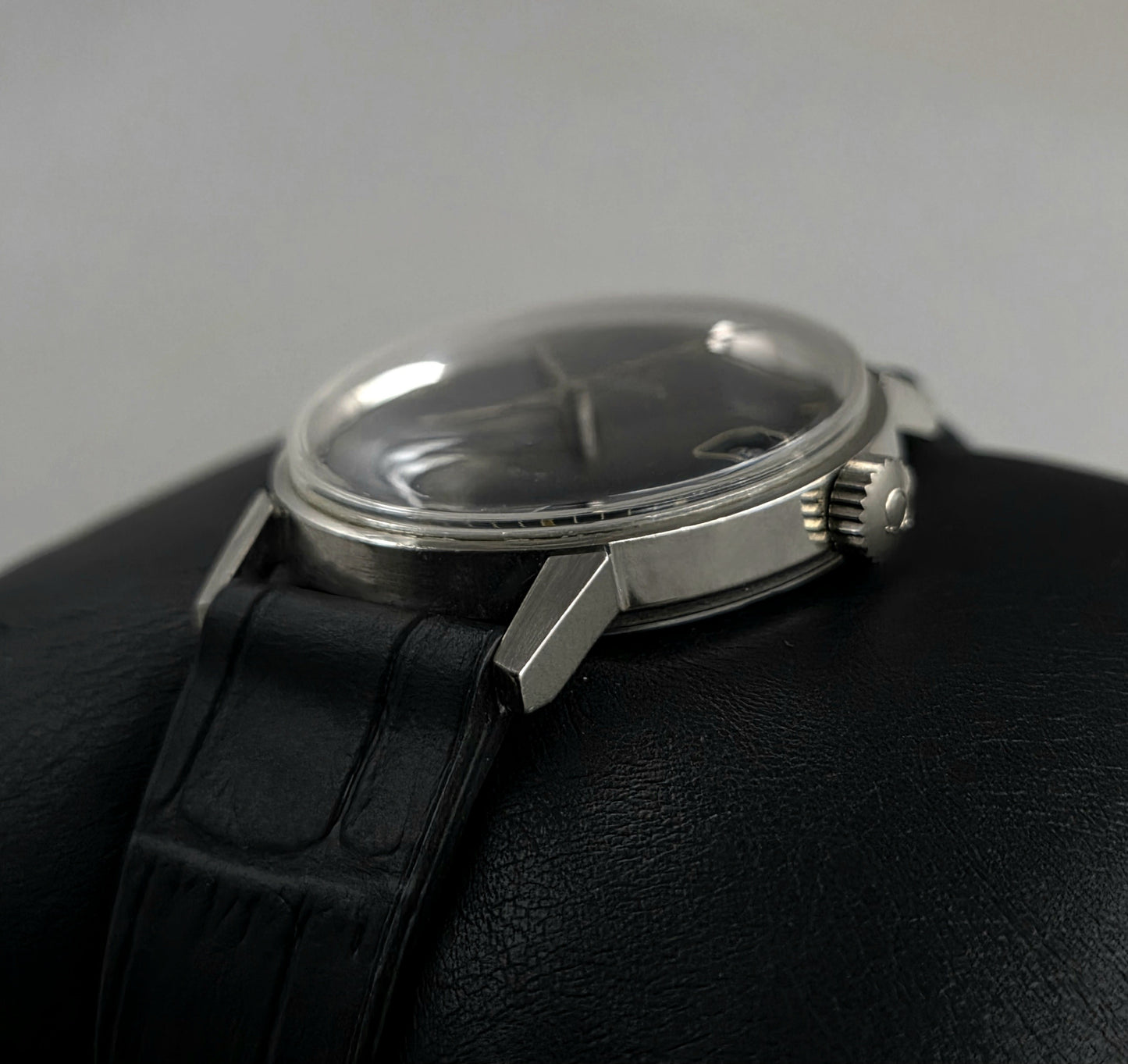 Omega Genève 131.019 Crosshair Dial