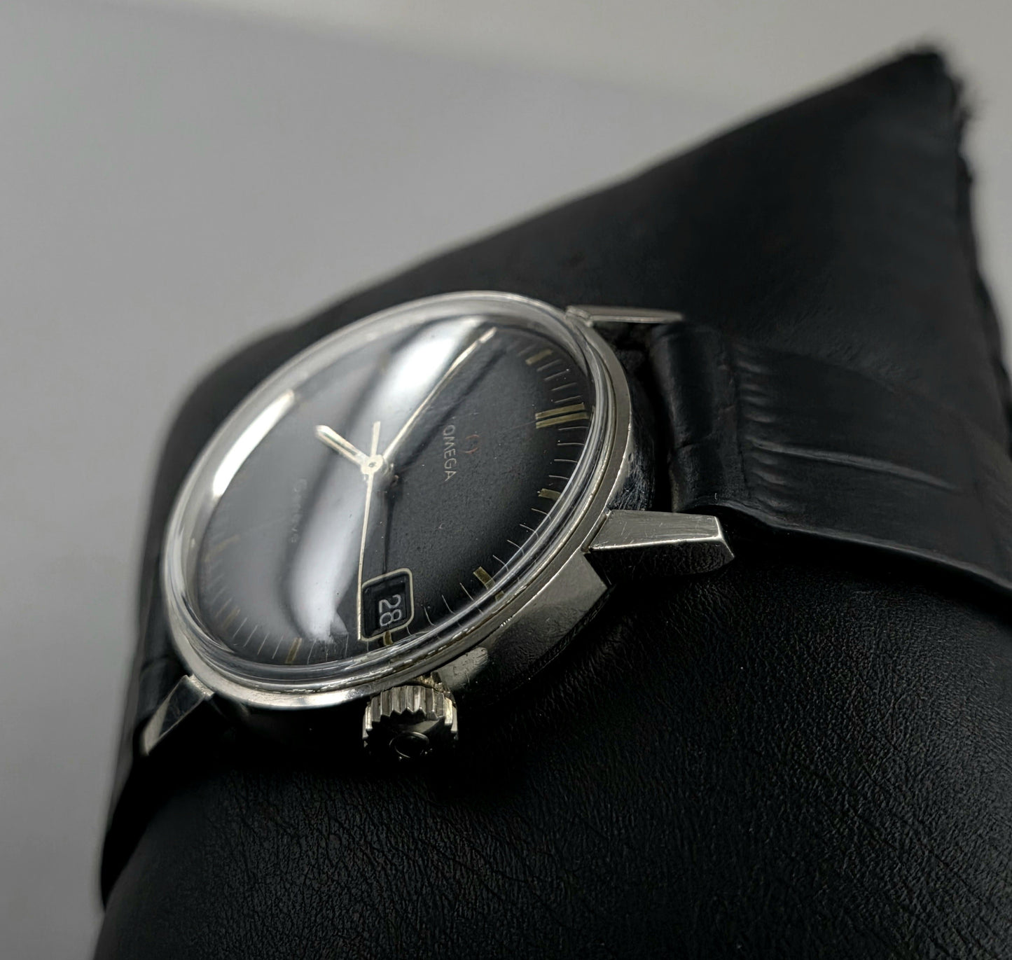 Omega Genève 131.019 Crosshair Dial