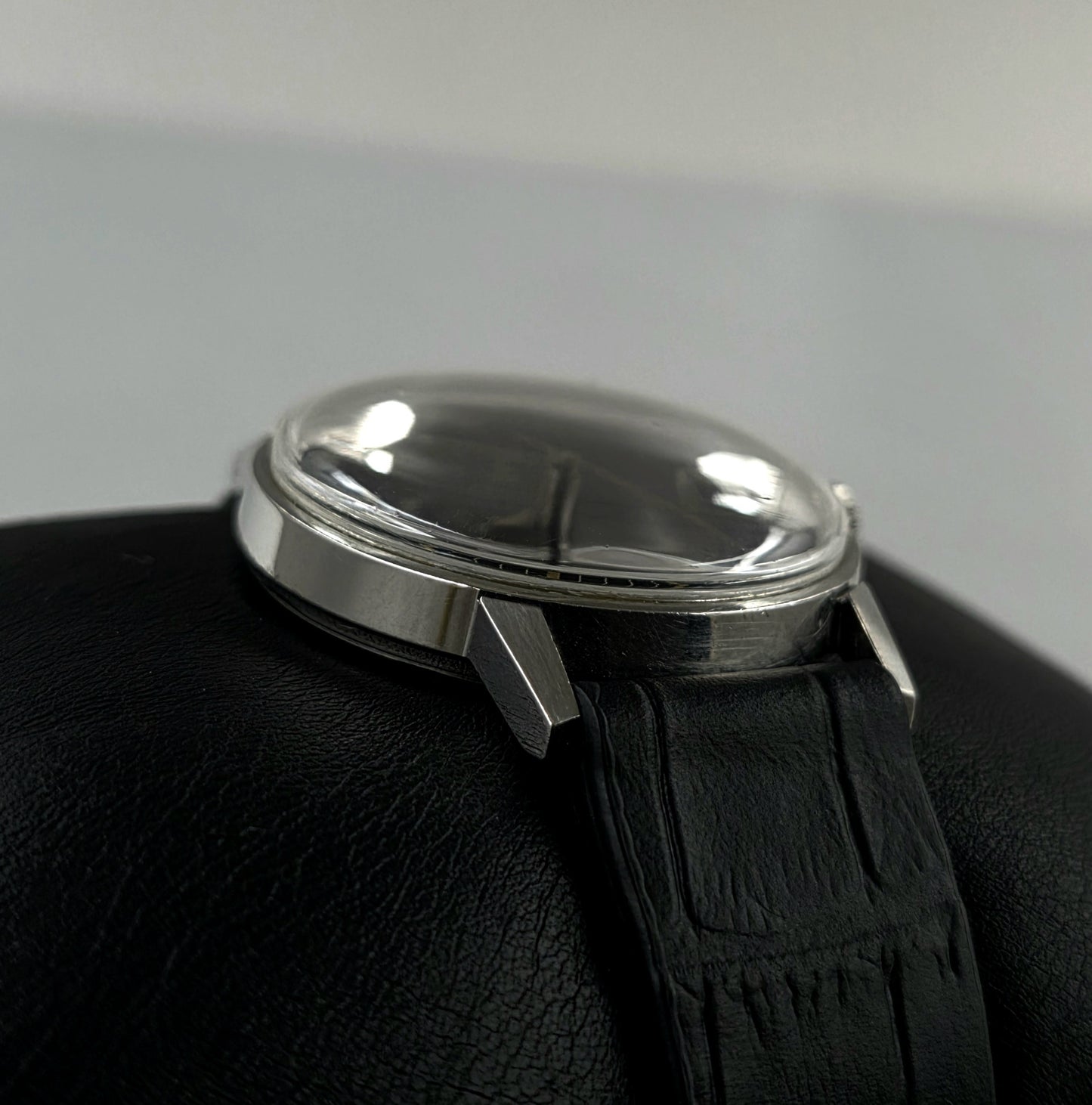 Omega Genève 131.019 Crosshair Dial