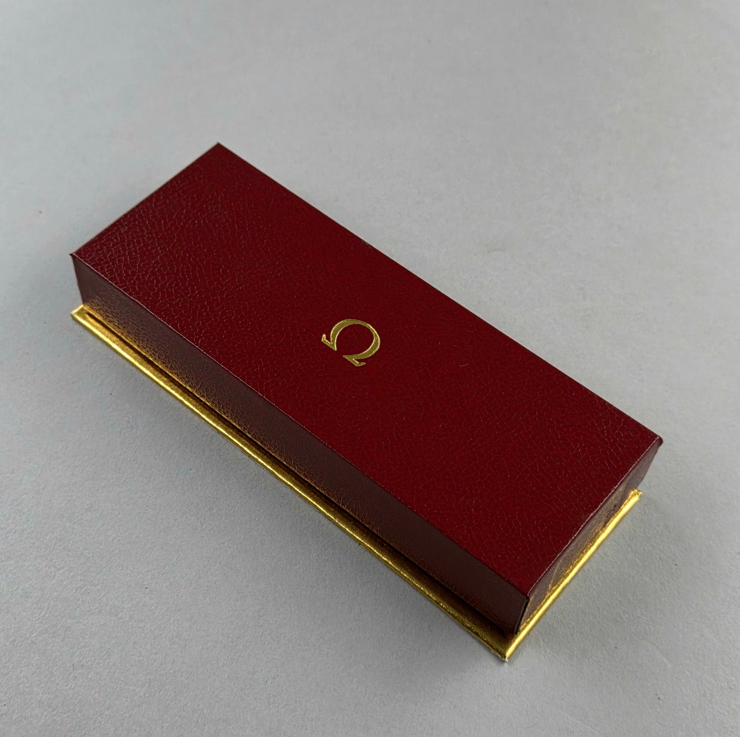 Omega Genève 562.018