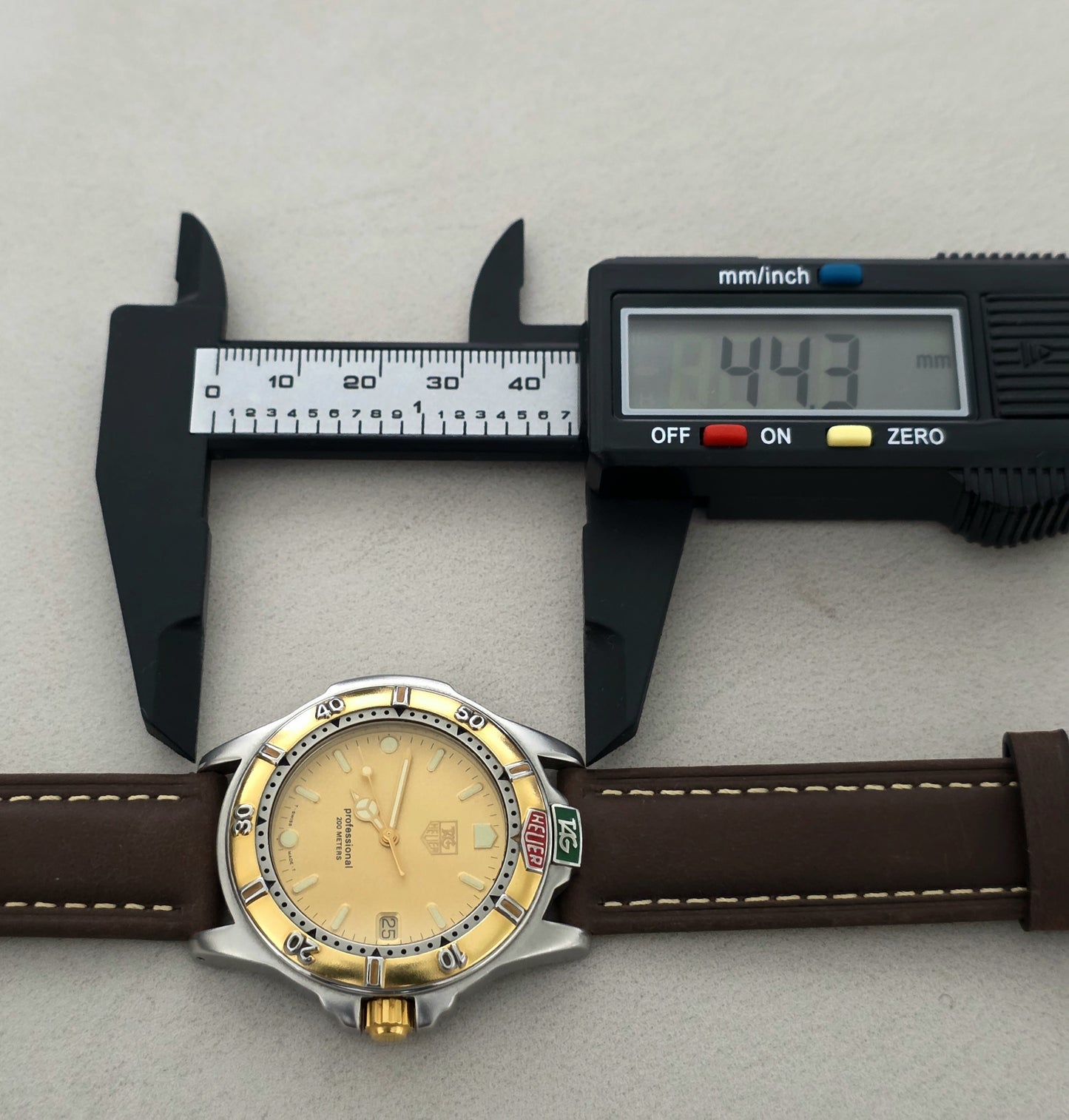Tag Heuer 995.406A Professional 200M