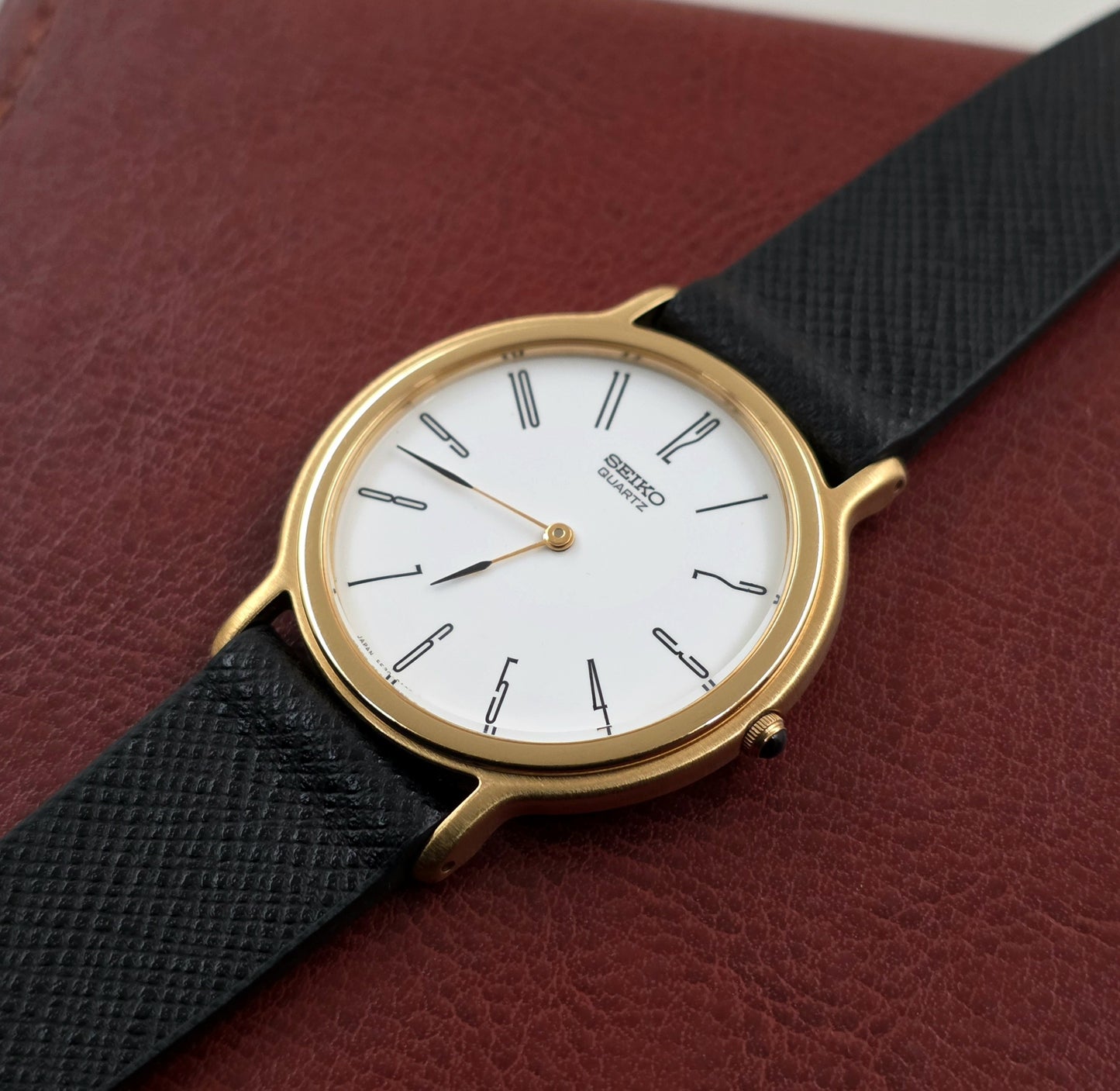 Seiko 5E20-8A20 Ultra-Thin Quartz