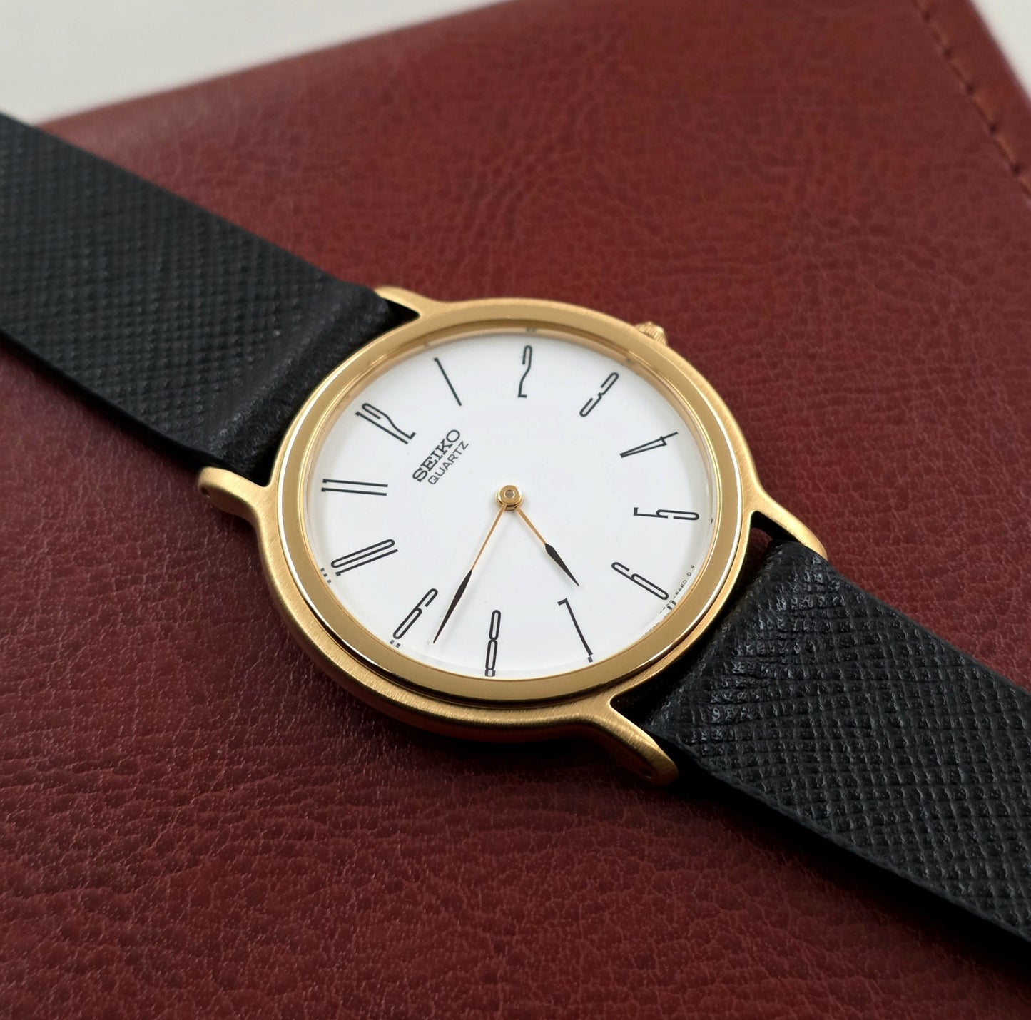 Seiko 5E20-8A20 Ultra-Thin Quartz