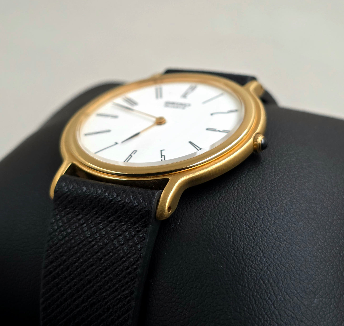 Seiko 5E20-8A20 Ultra-Thin Quartz