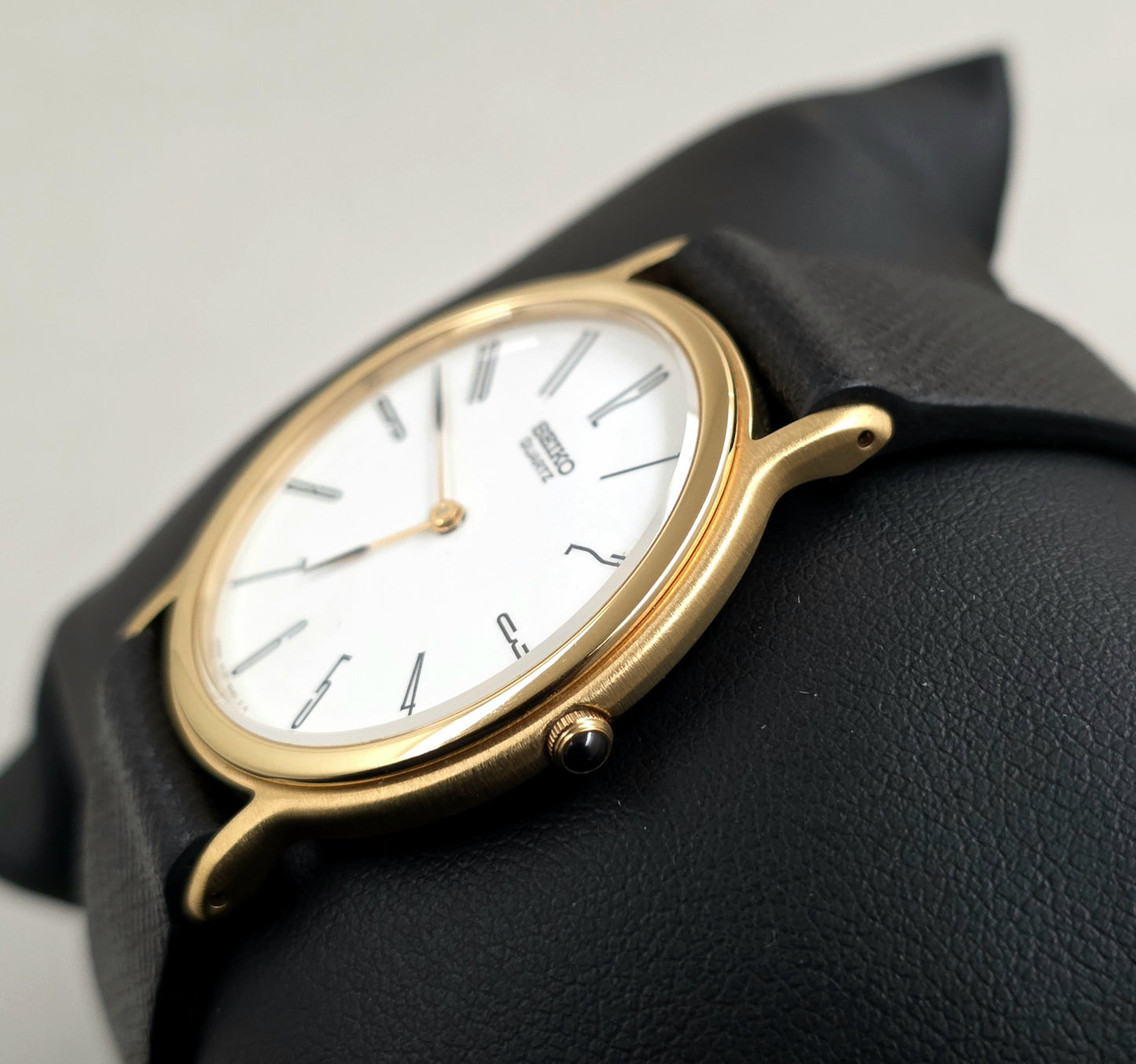 Seiko 5E20-8A20 Ultra-Thin Quartz