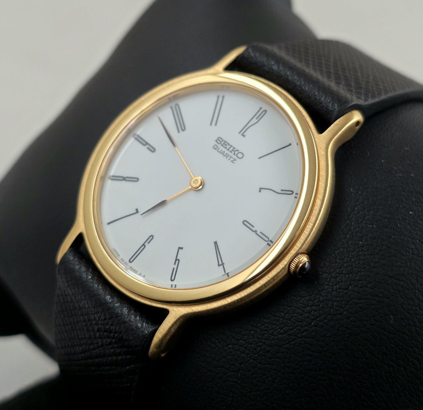 Seiko 5E20-8A20 Ultra-Thin Quartz