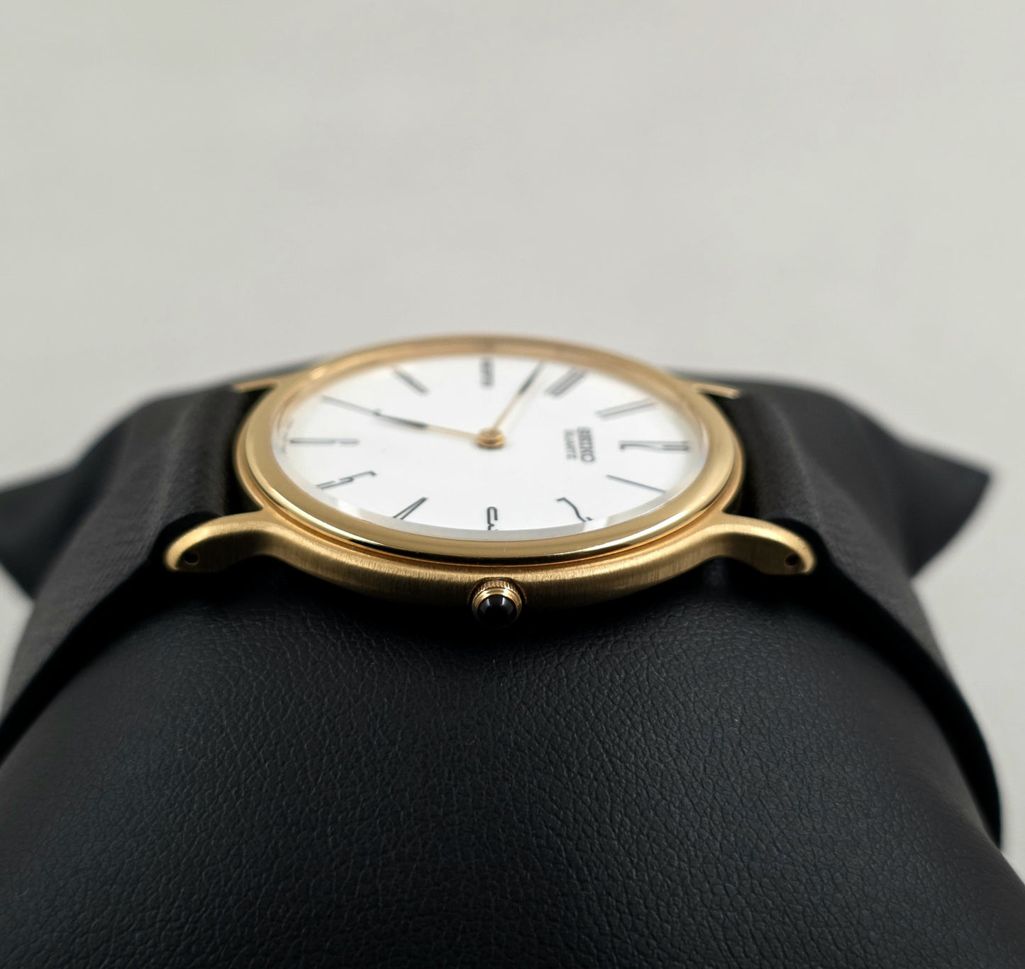 Seiko 5E20-8A20 Ultra-Thin Quartz
